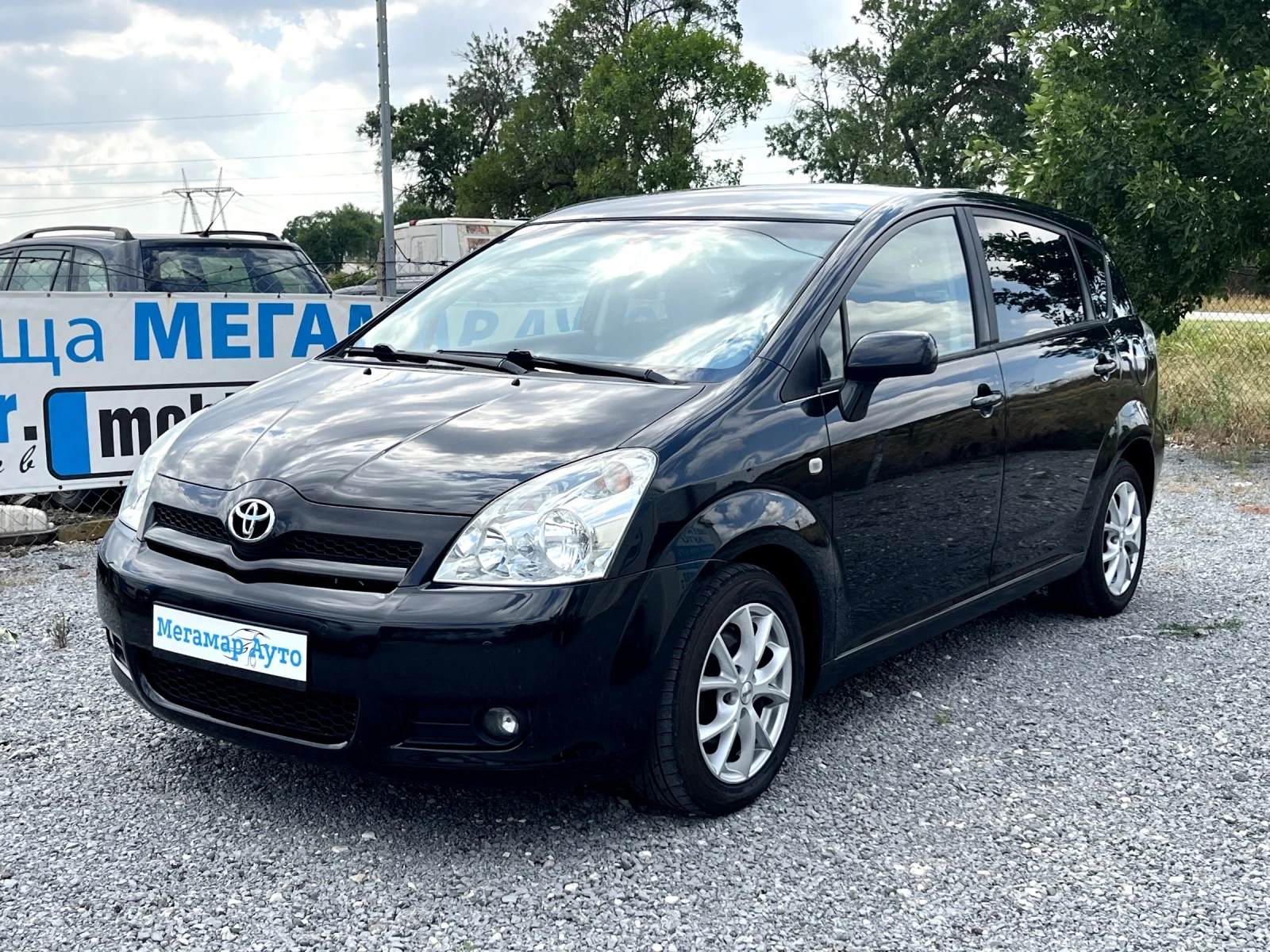 Toyota Corolla verso D-4D 2.2 - изображение 3