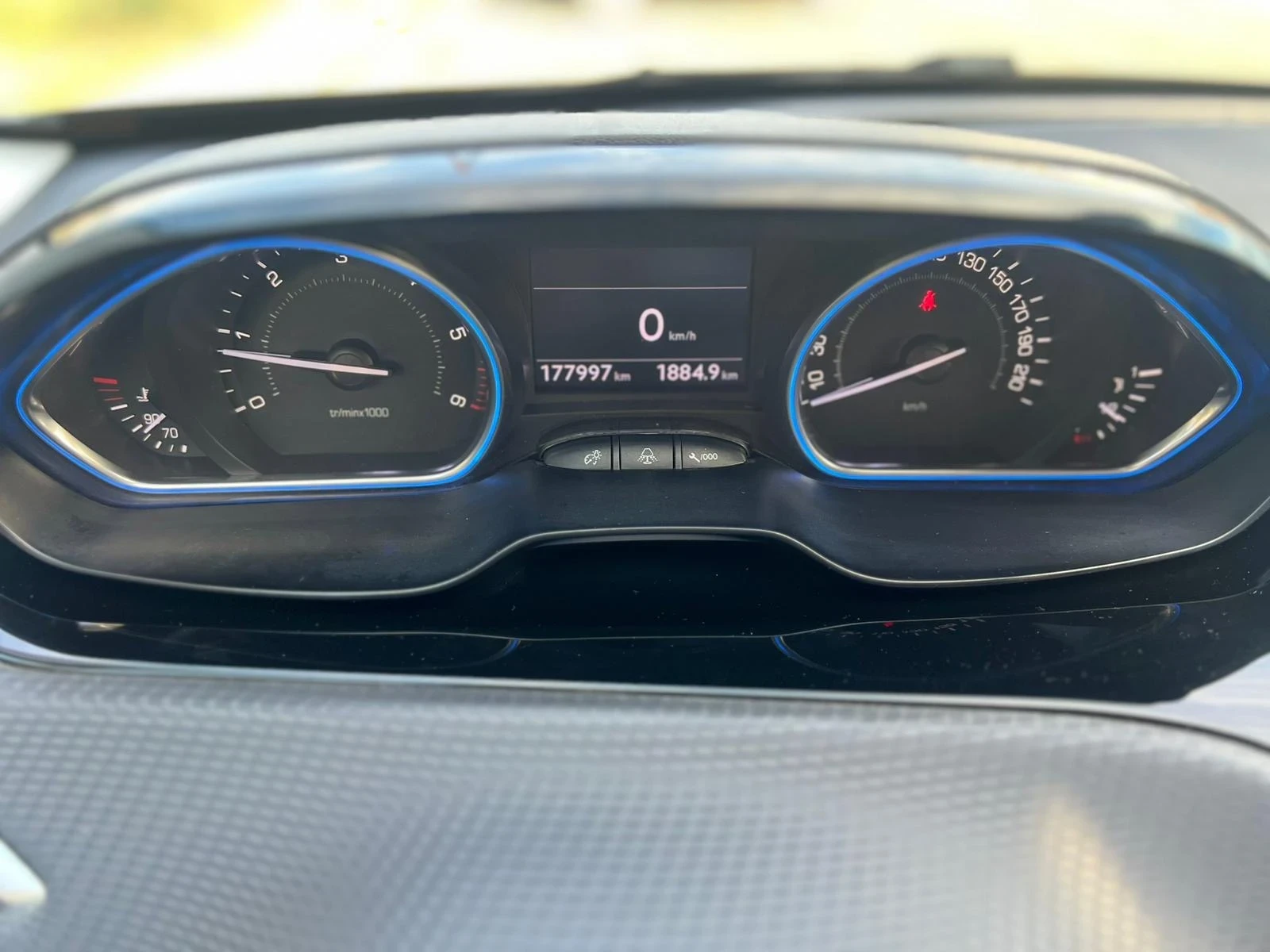 Peugeot 2008 1.6 HDI ALLURE | Mobile.bg — изображение 11