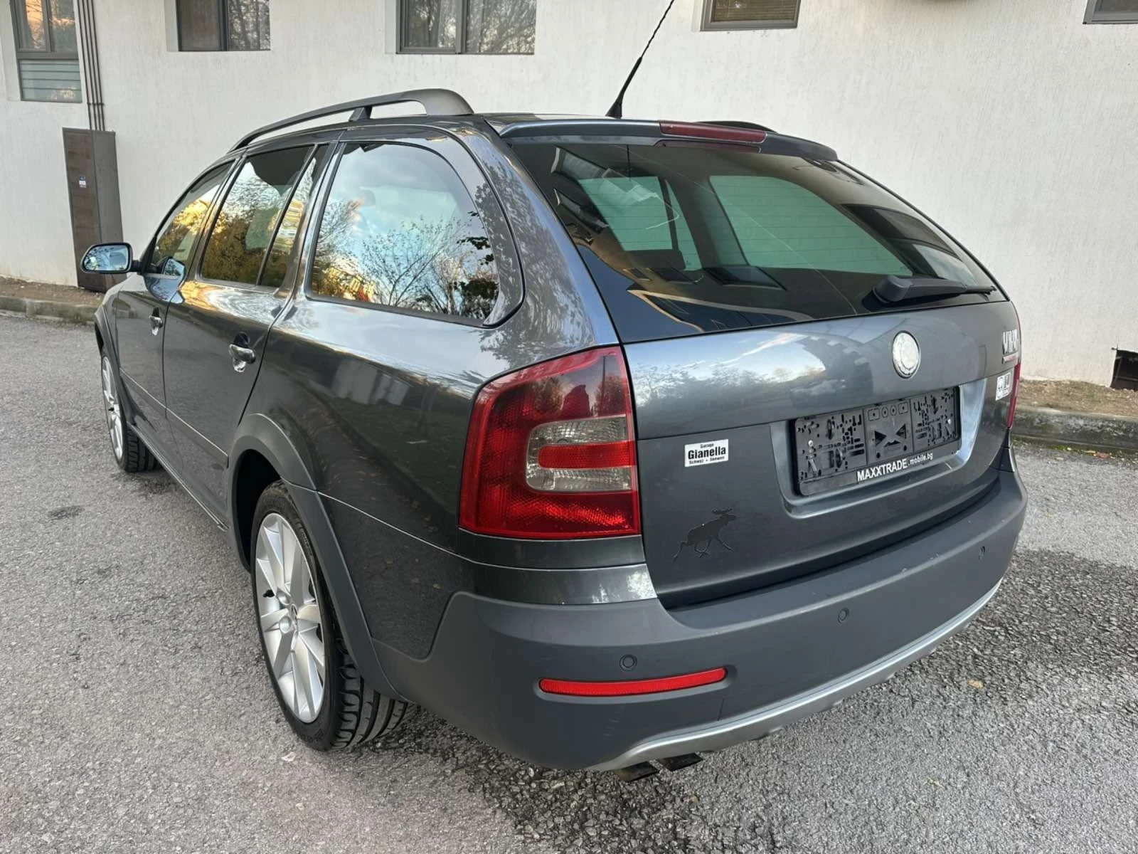 Skoda Octavia Scout / 2.0TDI / 4X4 /   | Mobile.bg   5