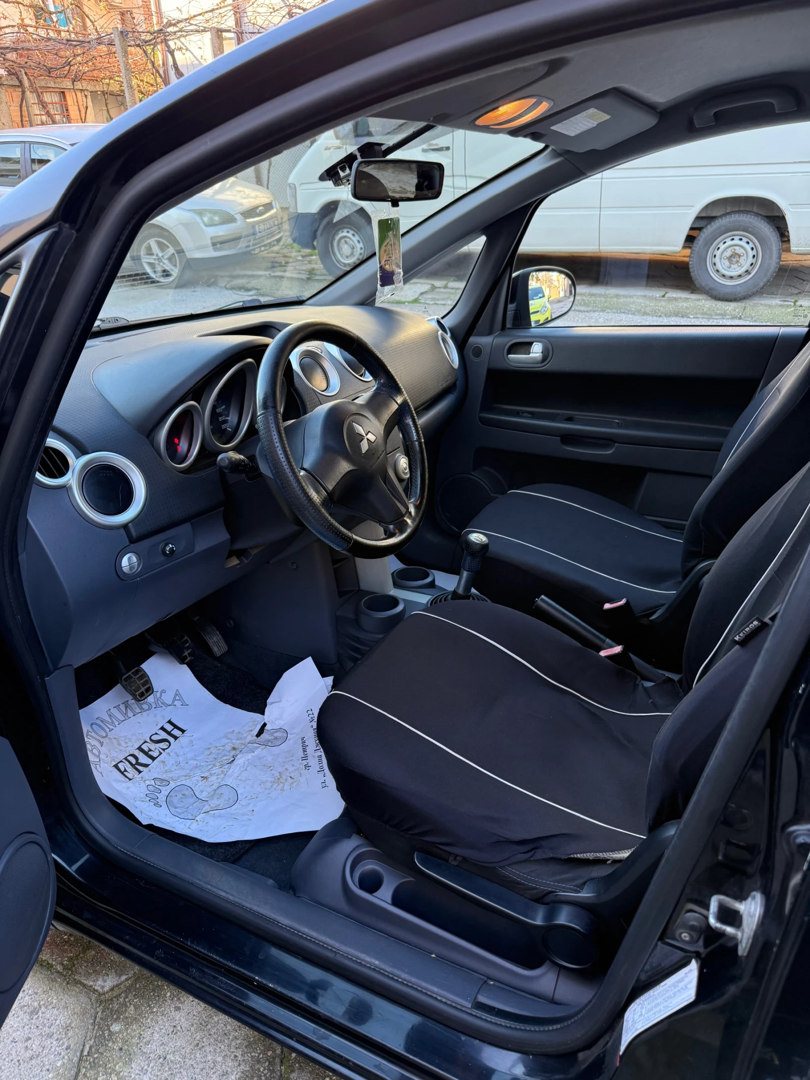 Mitsubishi Colt 1.1i Италия - изображение 6