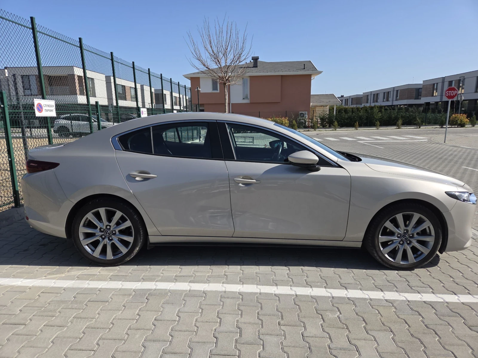 Mazda 3 E-Skyactiv G , снимка 2 - Автомобили и джипове - 53705335