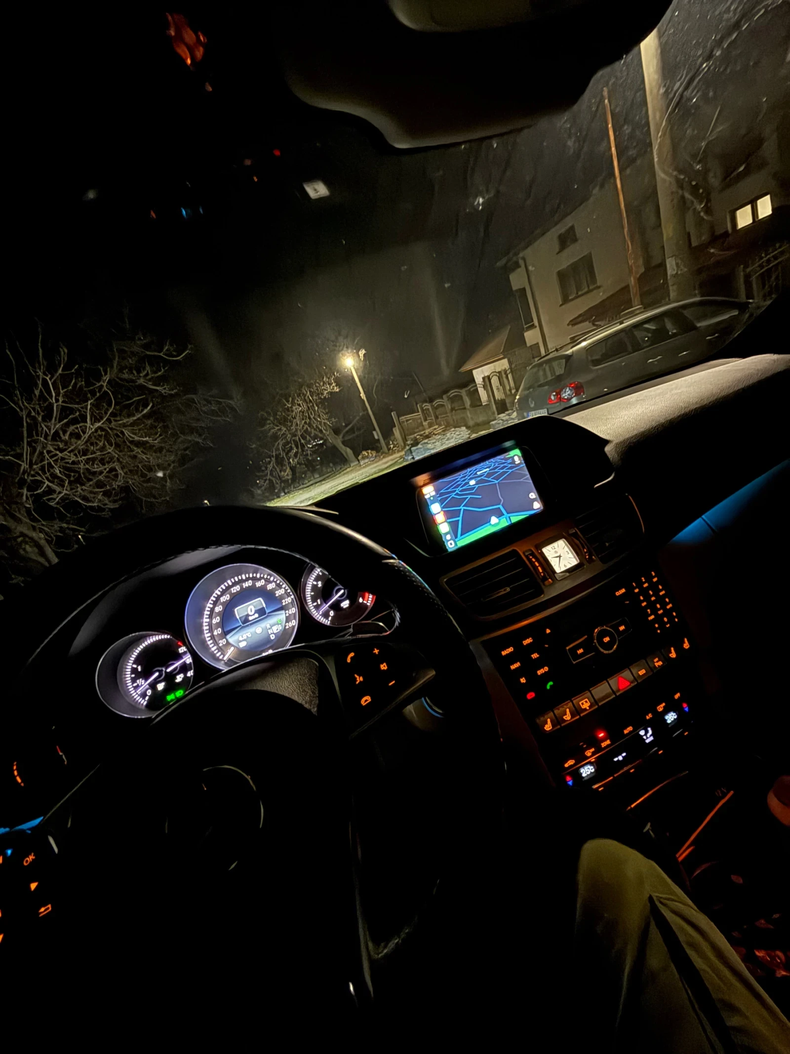 Mercedes-Benz E 350, снимка 12 - Автомобили и джипове - 53773979