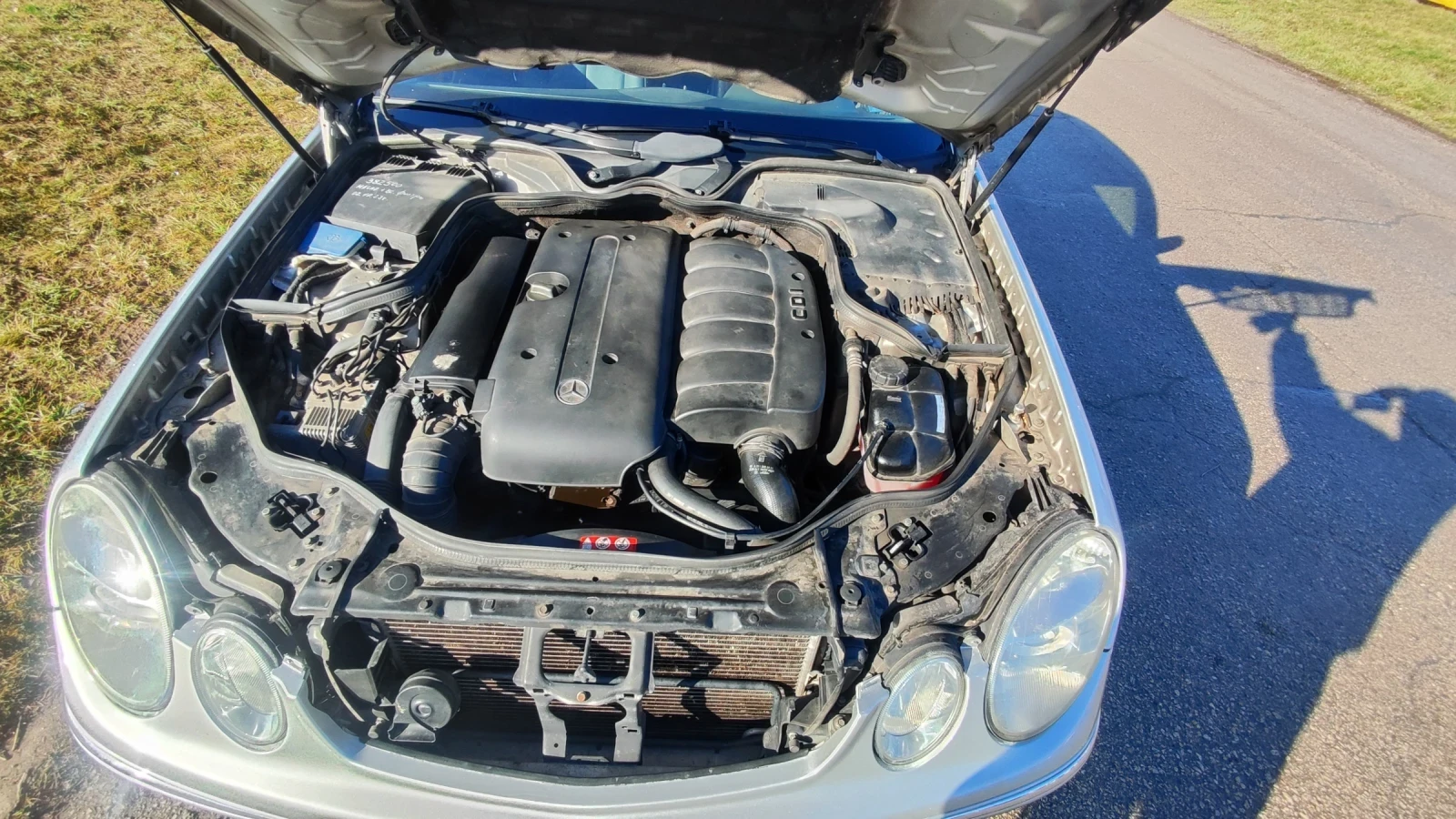 Mercedes-Benz E 270 E 270 CDI, снимка 4 - Автомобили и джипове - 54095465