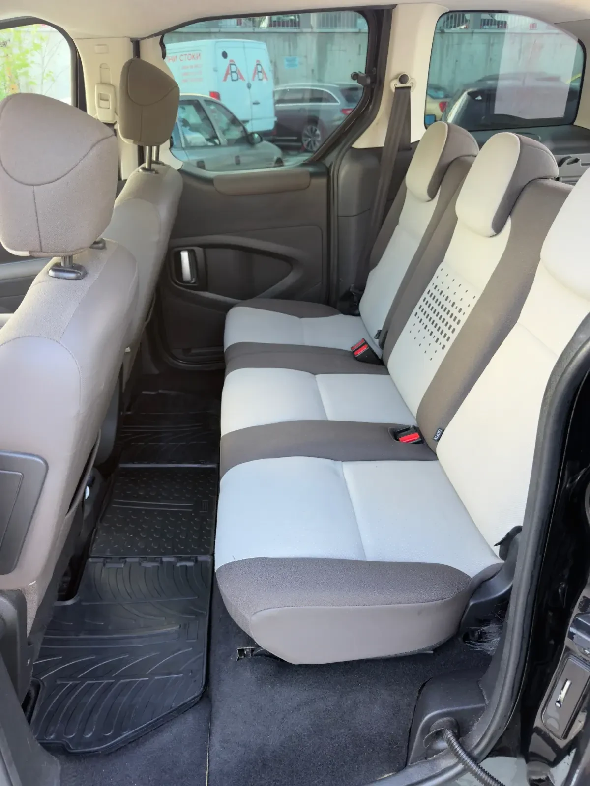 Citroen Berlingo 1.6 90hp, снимка 7 - Автомобили и джипове - 54301970