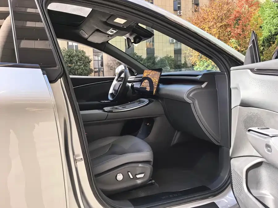 Xpeng G6 G7 MAX RWD 81kWh, снимка 13 - Автомобили и джипове - 54414170