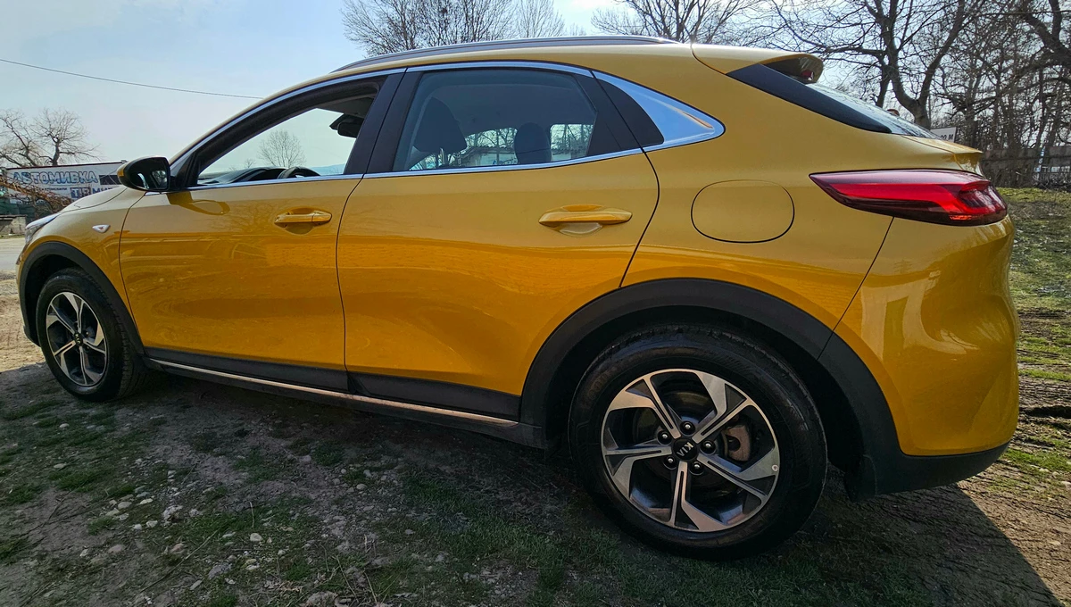 Kia XCeed, снимка 3 - Автомобили и джипове - 54493872
