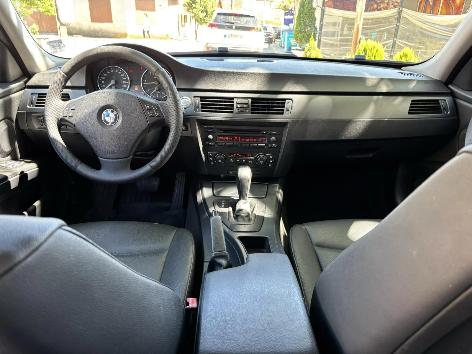 BMW 320 2.0 D , 163к.с., снимка 11 - Автомобили и джипове - 54723241
