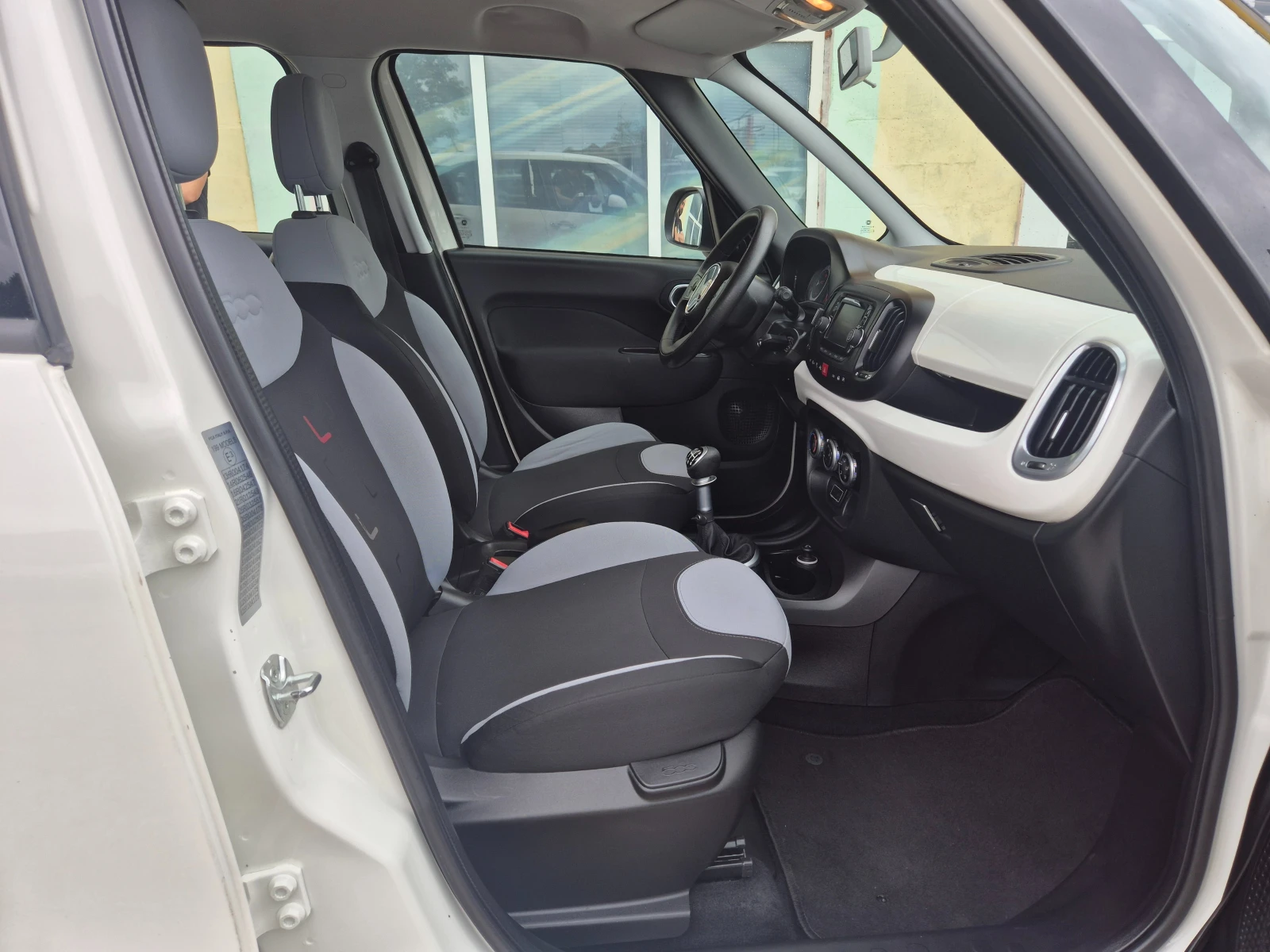 Fiat 500L 1.6 M-JET NAVI ITALY TOP, снимка 11 - Автомобили и джипове - 54783159