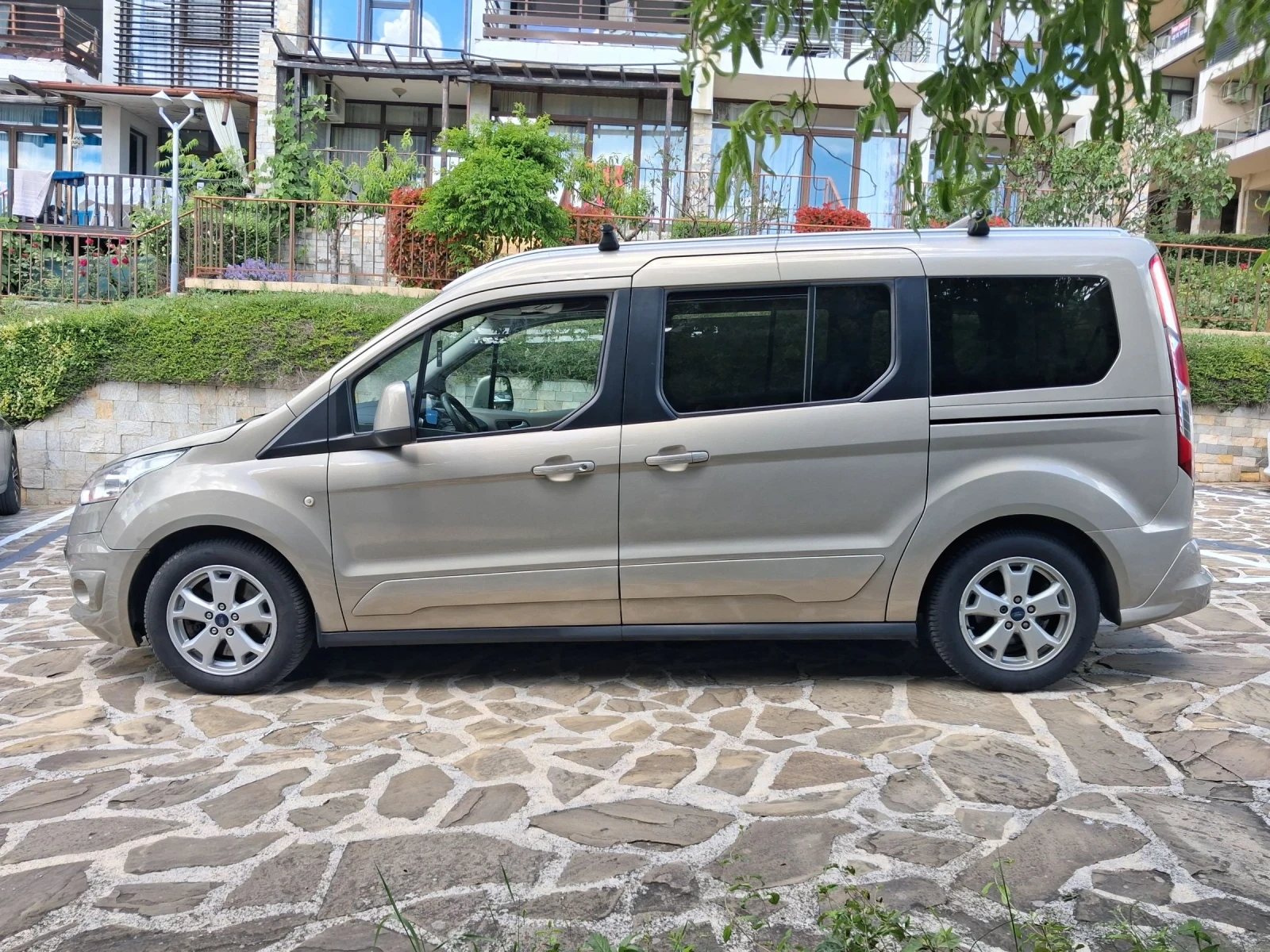 Ford Tourneo Connect 7 места, 6 скорости, камера, панорама, снимка 8 - Автомобили и джипове - 54903030