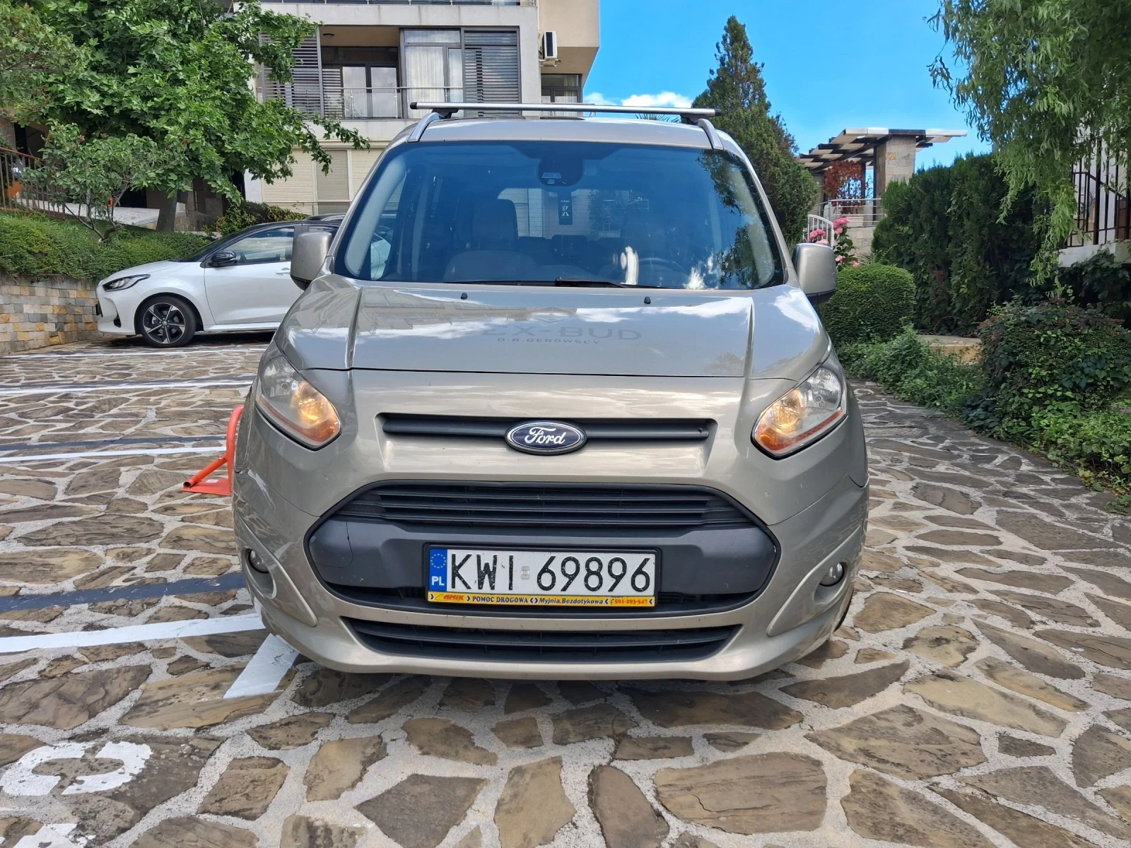 Ford Tourneo Connect 7 места, 6 скорости, камера, панорама, снимка 2 - Автомобили и джипове - 54903030