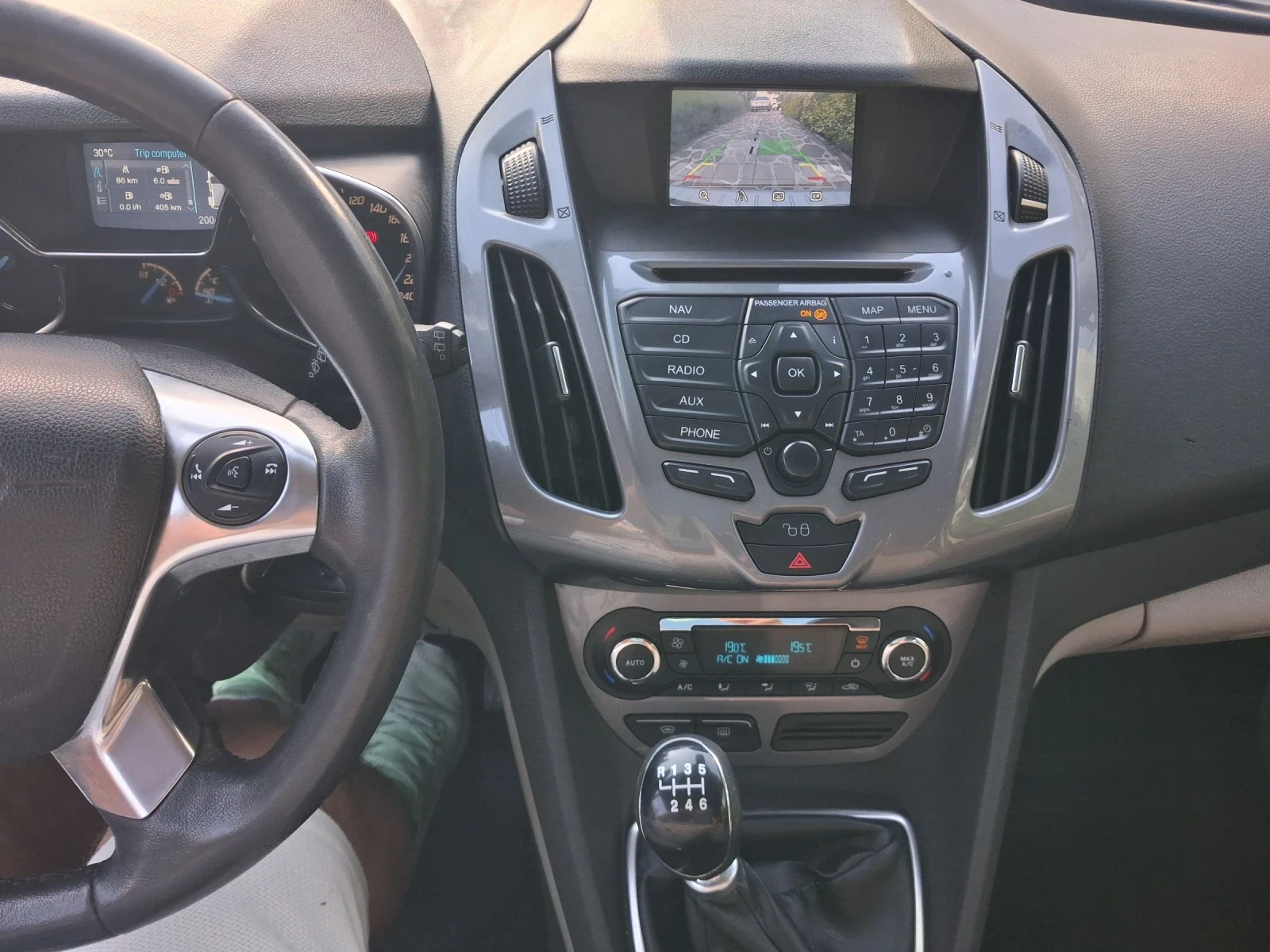 Ford Tourneo Connect 7 места, 6 скорости, камера, панорама, снимка 14 - Автомобили и джипове - 54903030