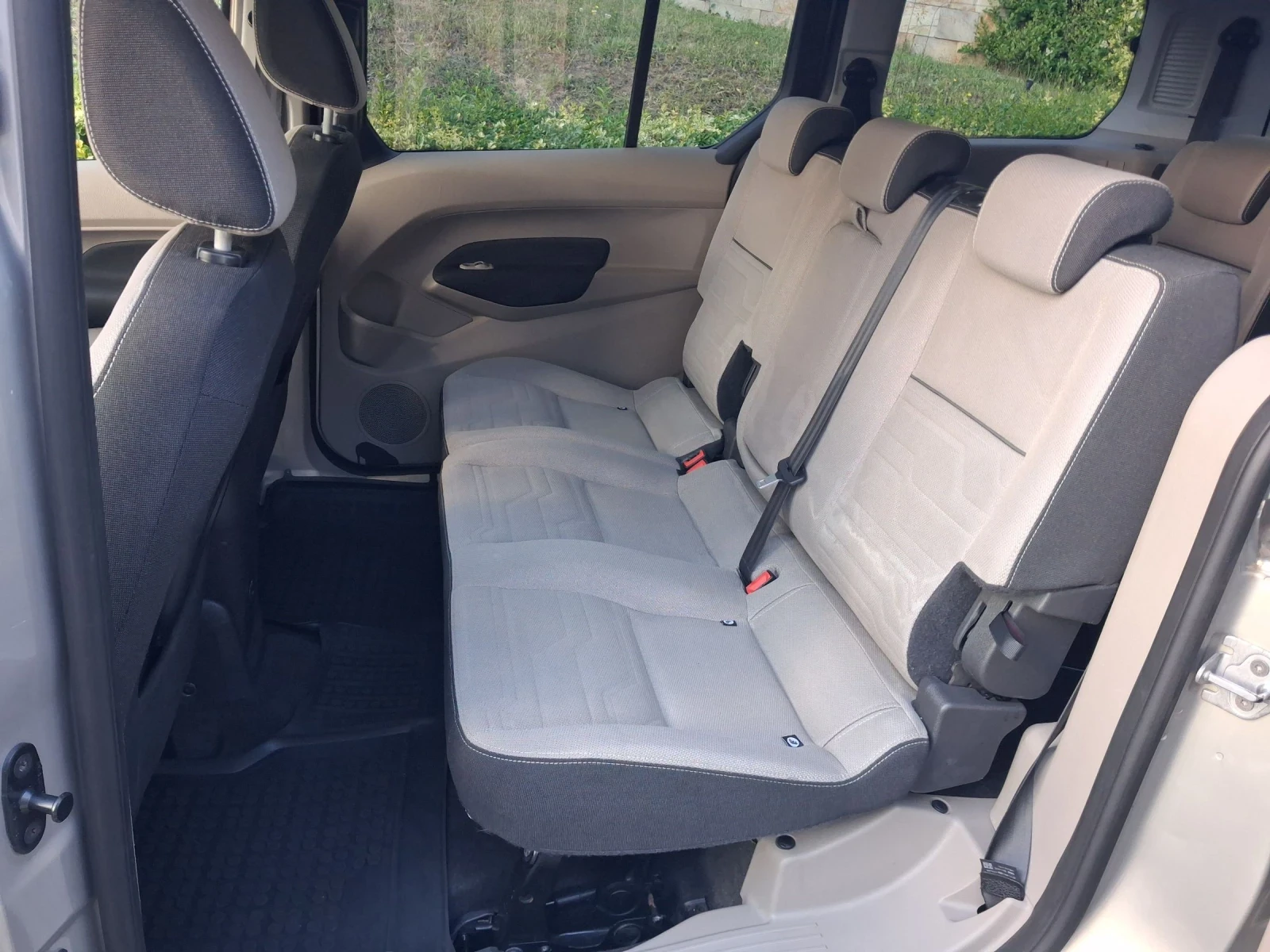 Ford Tourneo Connect 7 места, 6 скорости, камера, панорама, снимка 12 - Автомобили и джипове - 54903030
