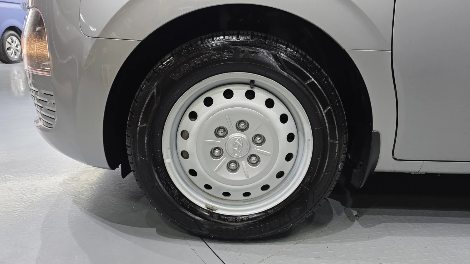 Hyundai Staria Smart* BLIND SPOT* КРАЙНА ЦЕНА, снимка 5 - Автомобили и джипове - 55386975