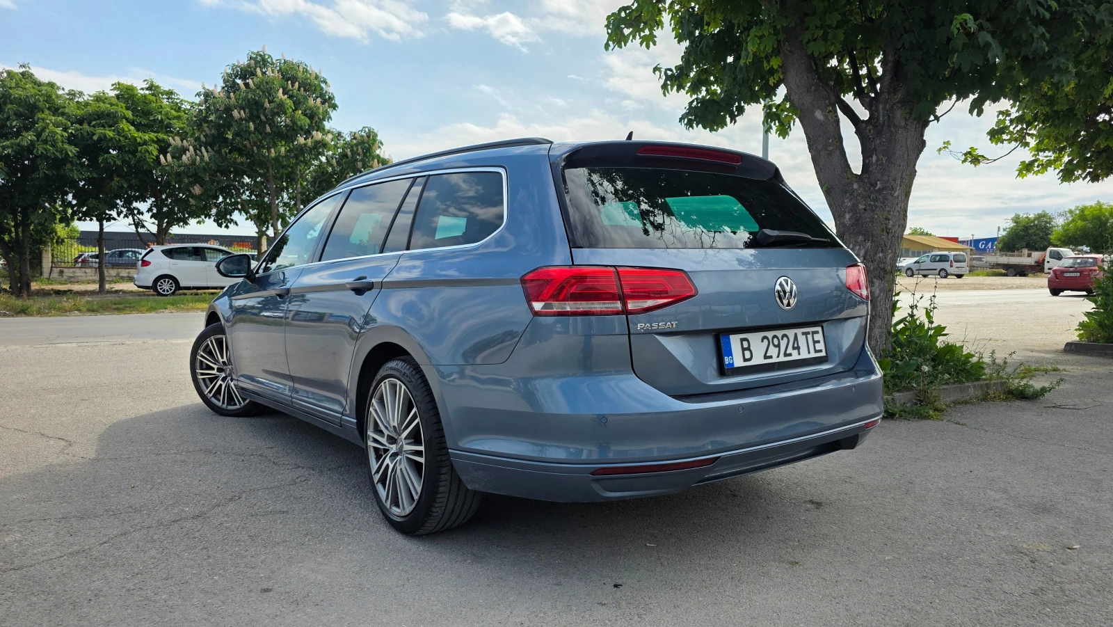 VW Passat УНИКАЛНА, снимка 4 - Автомобили и джипове - 55607550