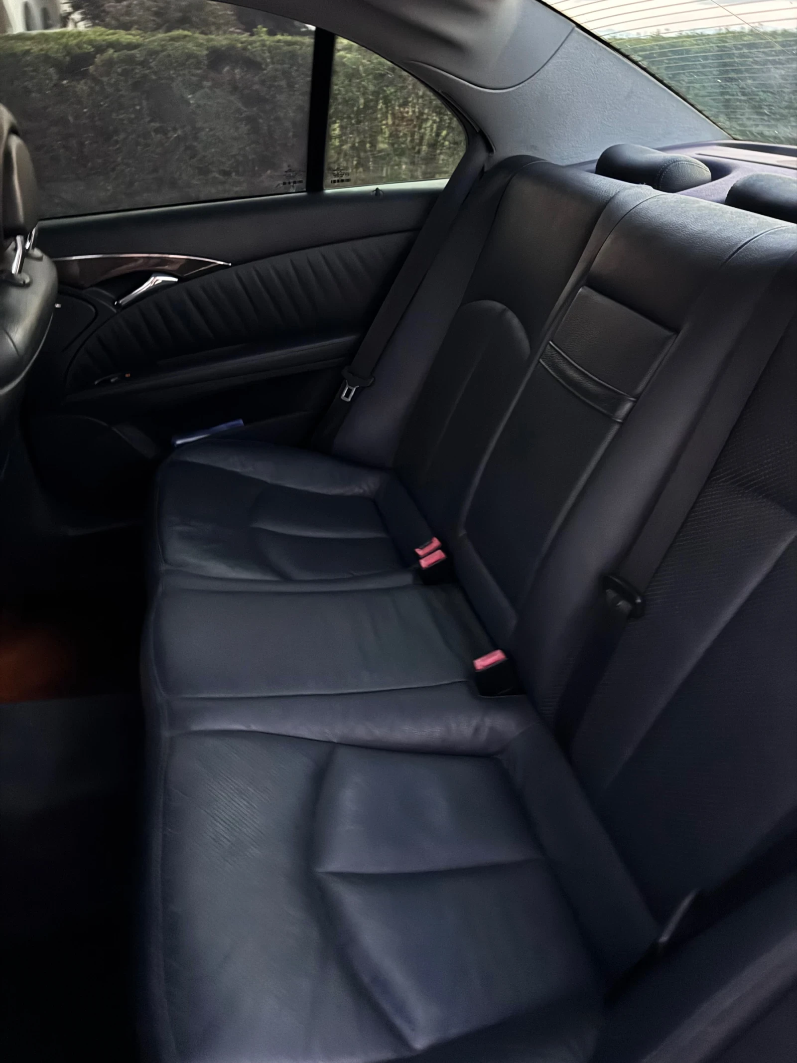 Mercedes-Benz E 220, снимка 12 - Автомобили и джипове - 55650528