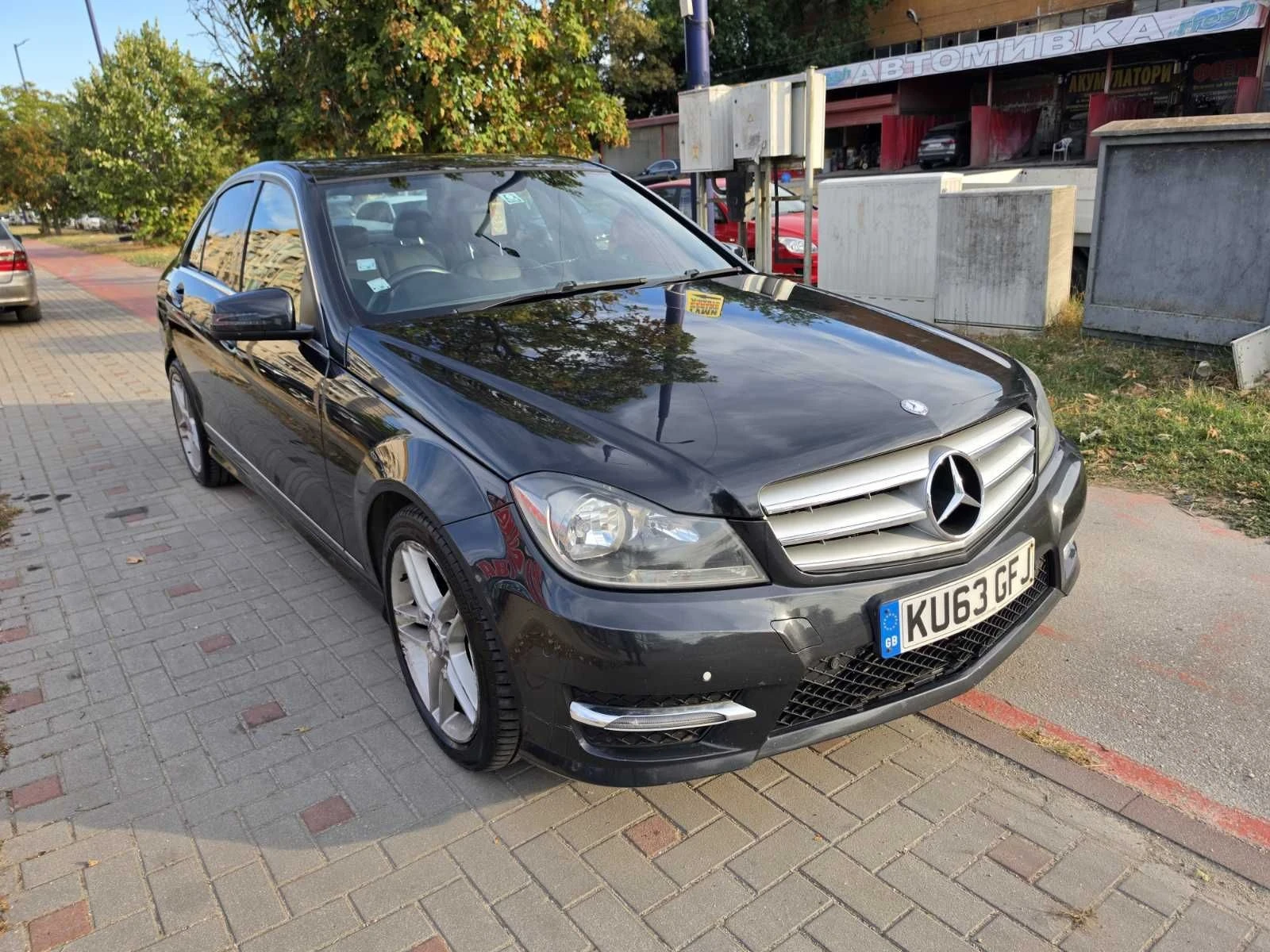 Mercedes-Benz C 220 Десен волан , перфектен , снимка 3 - Автомобили и джипове - 56215724