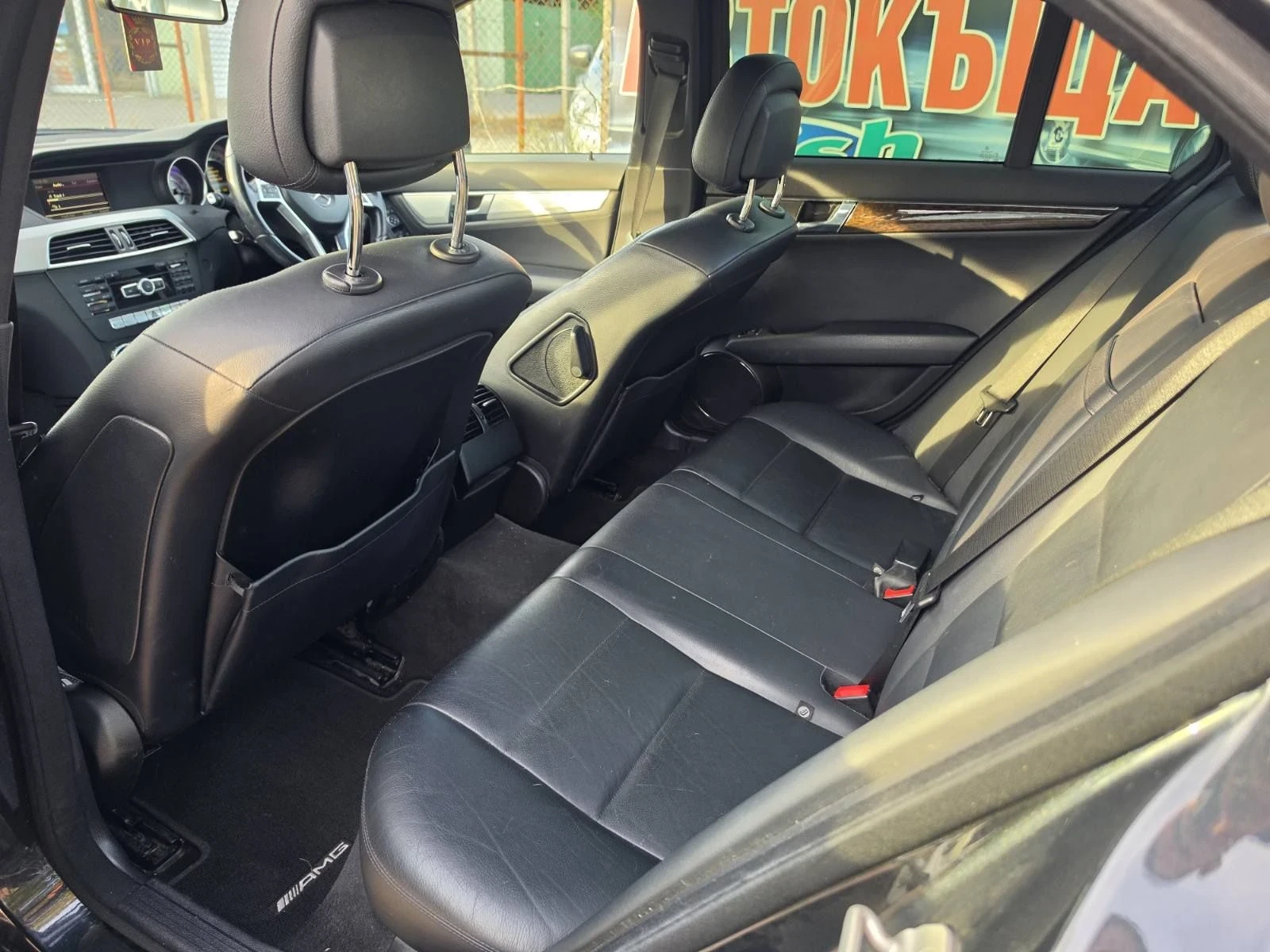 Mercedes-Benz C 220 Десен волан , перфектен , снимка 10 - Автомобили и джипове - 56215724