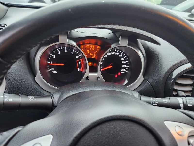 Nissan Juke 1.6TURBO-190к.с 4х4-АВТОМАТИК-ШВЕЙЦАРИЯ, снимка 10 - Автомобили и джипове - 48180288