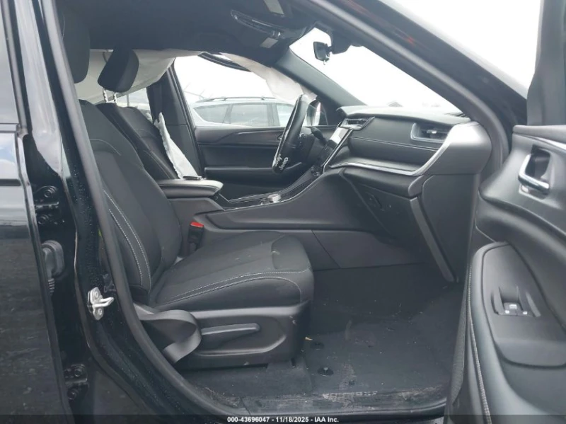 Jeep Grand cherokee 3.6l Laredo 4X4, снимка 5 - Автомобили и джипове - 53577971