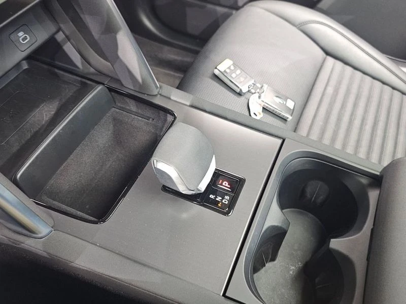 Land Rover Discovery Sport 2.0 Automatic, снимка 9 - Автомобили и джипове - 55931989