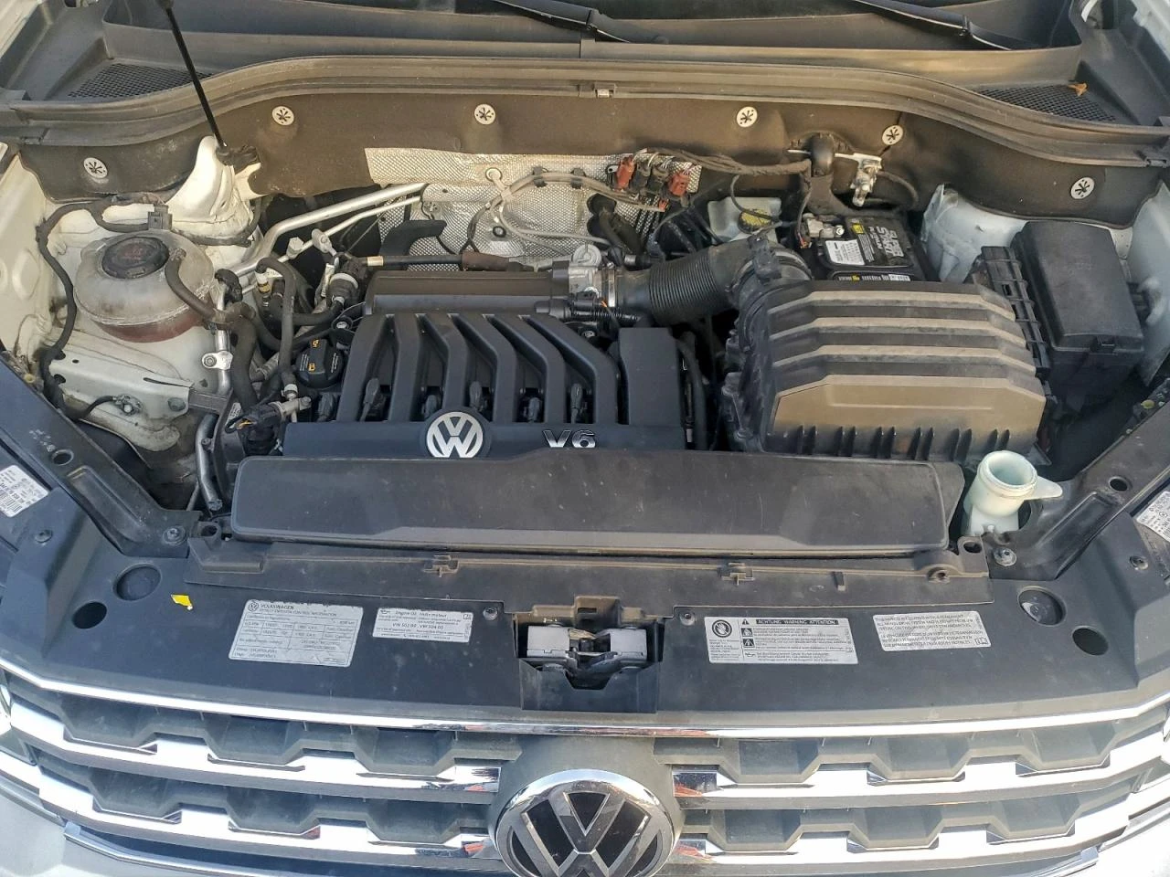 VW Atlas * 4MOTION* NAVI* LED* КОЖА* ПОДГРЕВ* , снимка 12 - Автомобили и джипове - 53774002