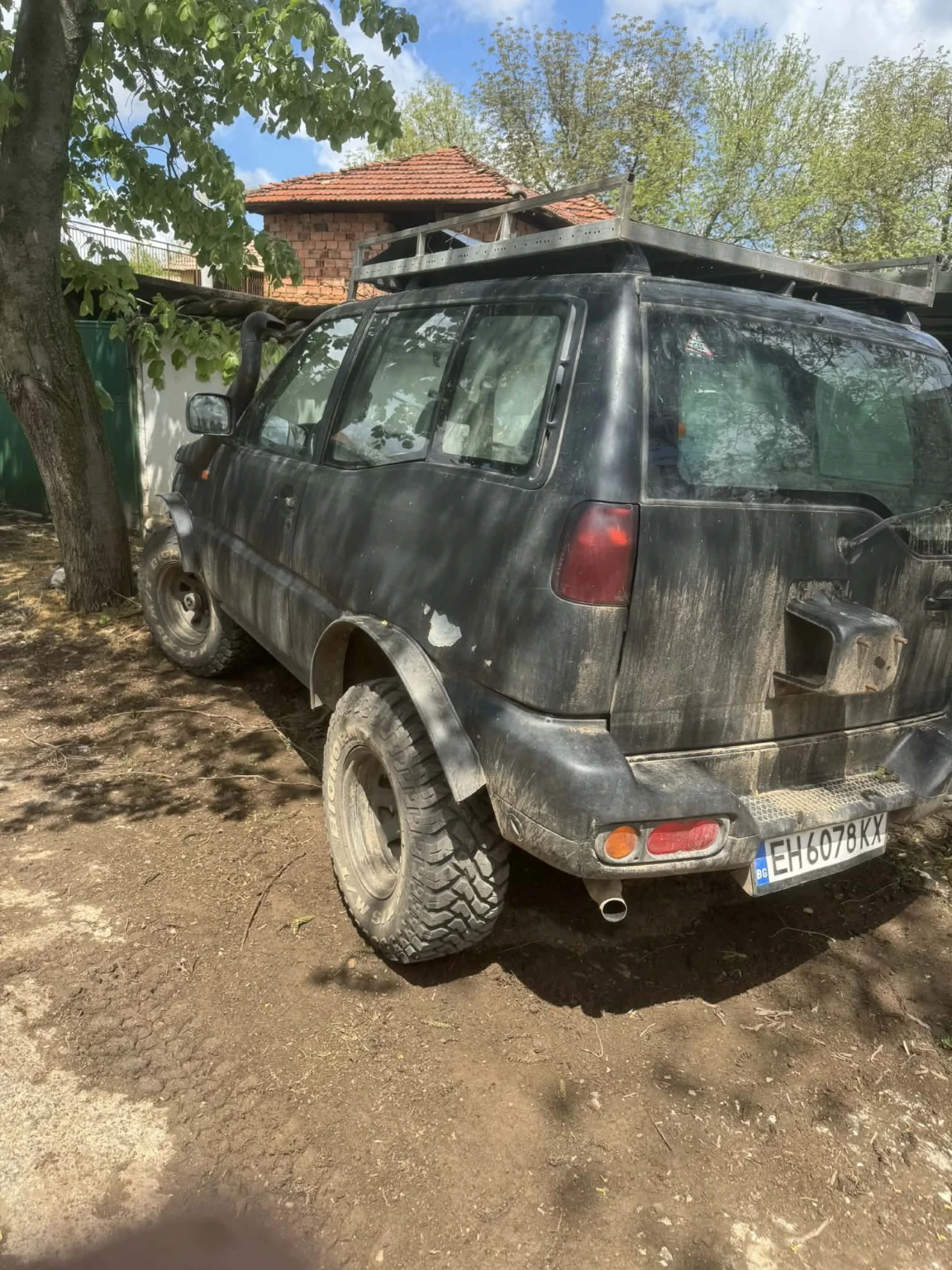 Nissan Terrano 2.4  Газ Бензин , снимка 5 - Автомобили и джипове - 54447970