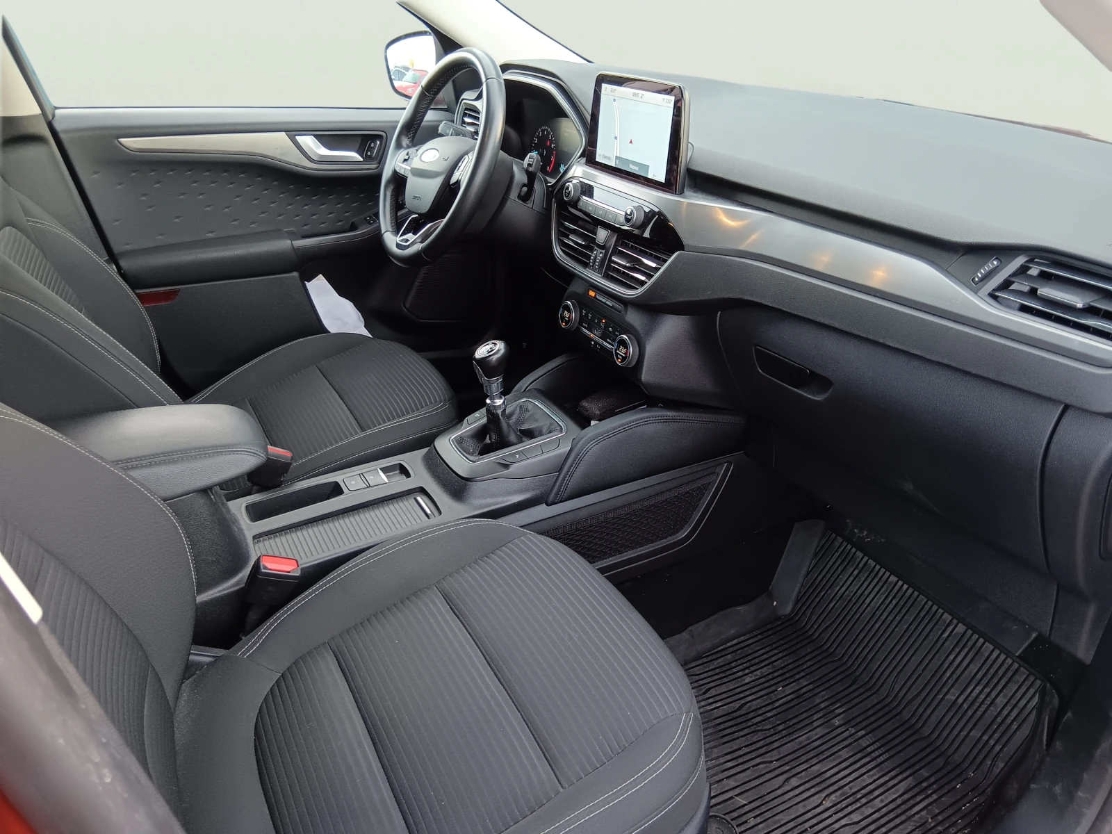 Ford Kuga 1.5 EcoBoost, снимка 11 - Автомобили и джипове - 54840714
