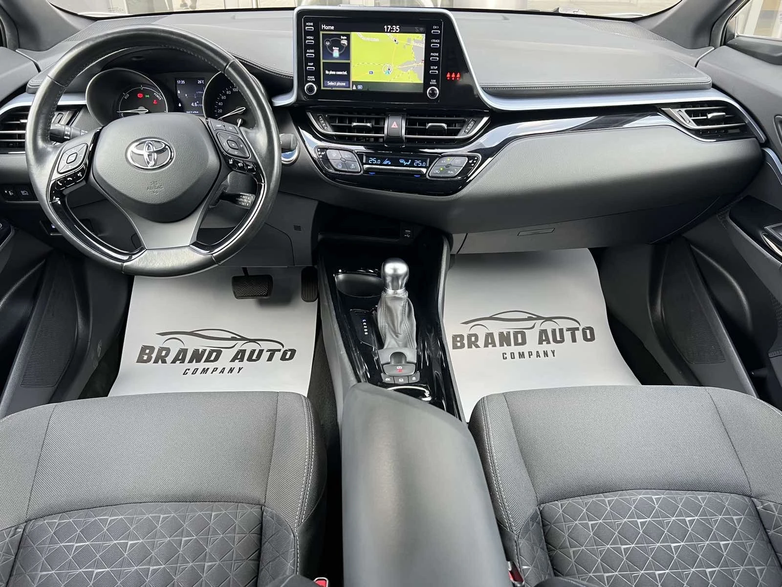Toyota C-HR ГАРАНЦИЯ от TOYOTA 1.8 Team Deutschland Edition , снимка 8 - Автомобили и джипове - 55565987