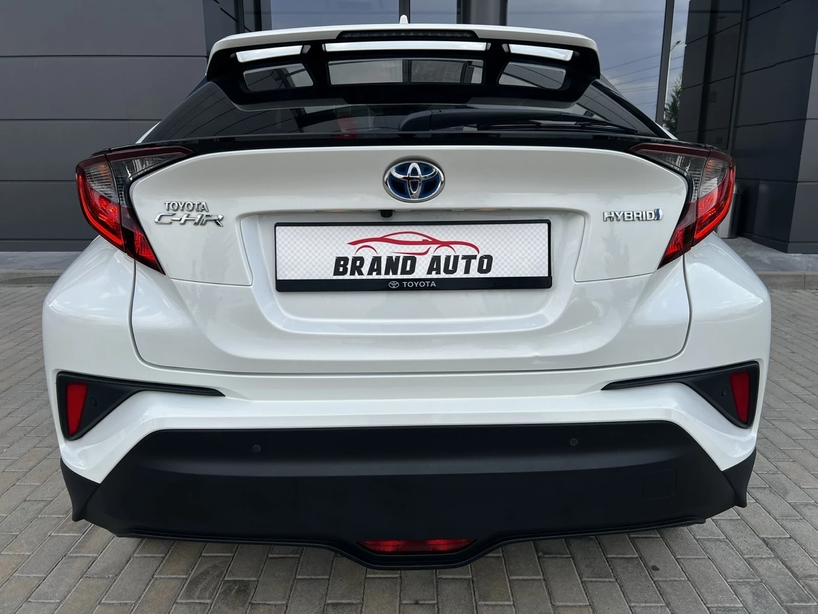 Toyota C-HR ГАРАНЦИЯ от TOYOTA 1.8 Team Deutschland Edition , снимка 5 - Автомобили и джипове - 55565987