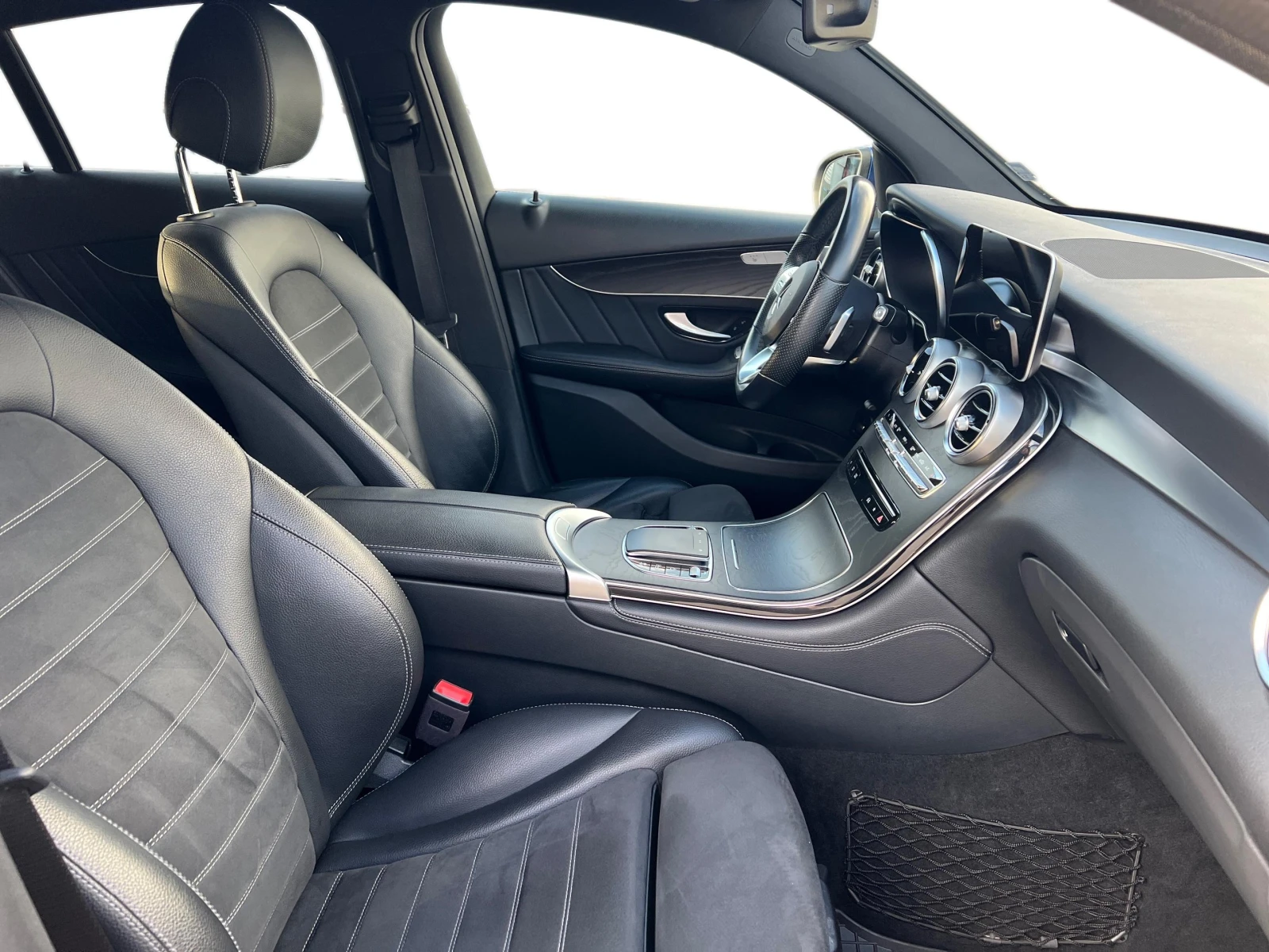 Mercedes-Benz GLC 300 4MATIC Coupе, снимка 11 - Автомобили и джипове - 56706621
