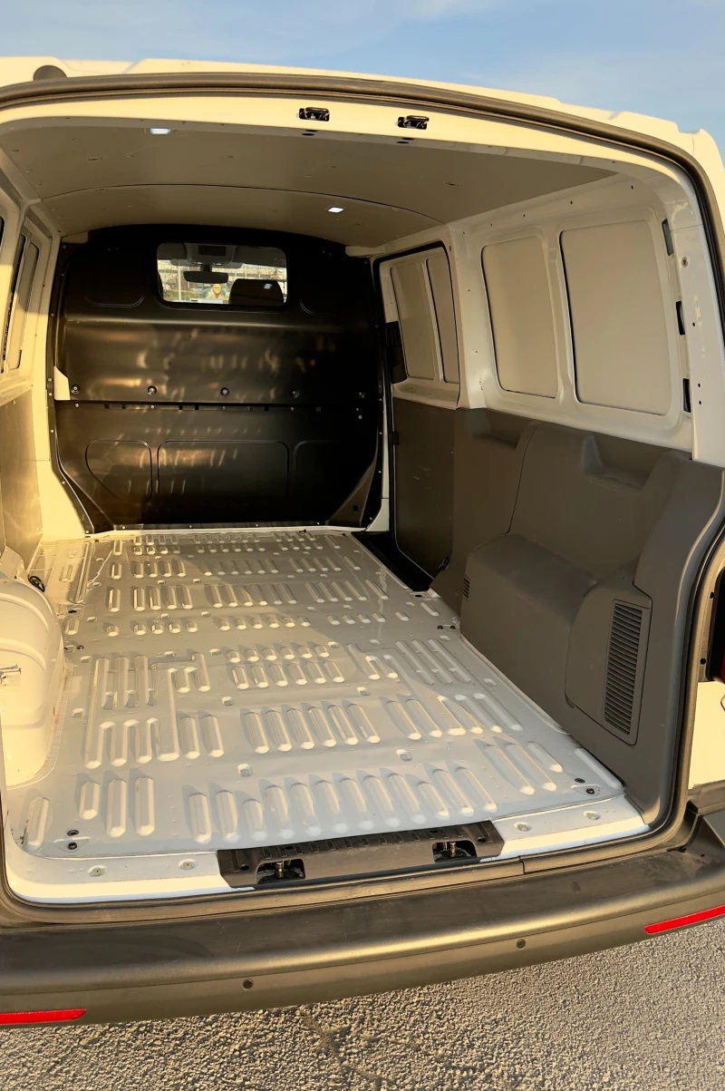 VW Transporter T 6.1 6.7м.куб, снимка 15 - Бусове и автобуси - 52662245