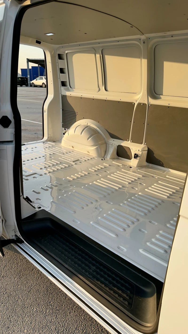 VW Transporter T 6.1 6.7м.куб, снимка 16 - Бусове и автобуси - 52662245