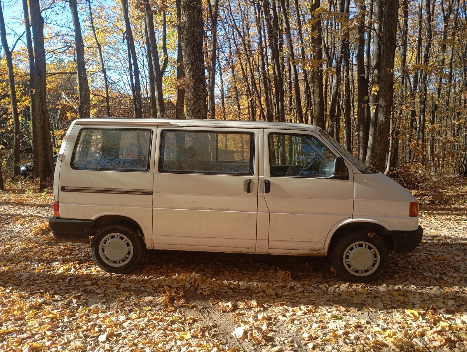 VW Caravelle Пътнически  - изображение 4