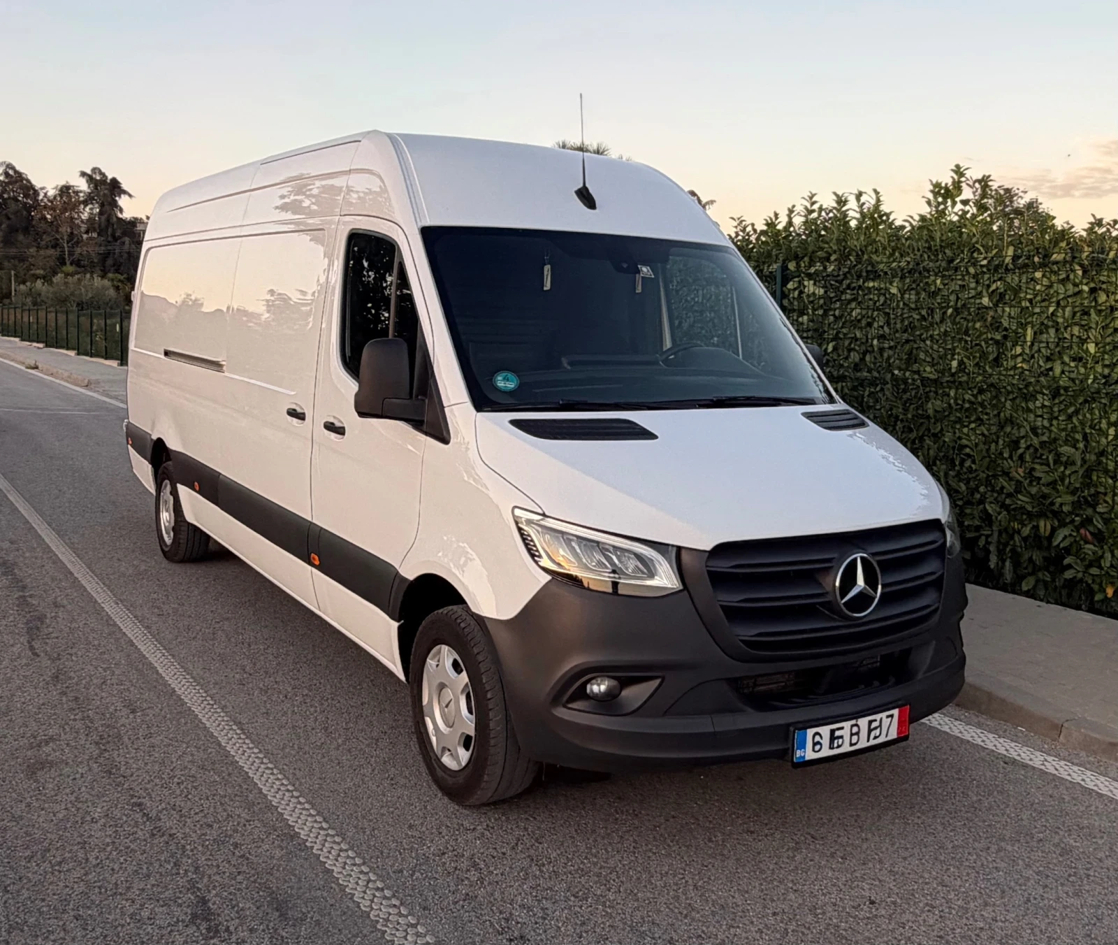 Mercedes-Benz Sprinter 316 317 Охладител, снимка 3 - Бусове и автобуси - 56701860