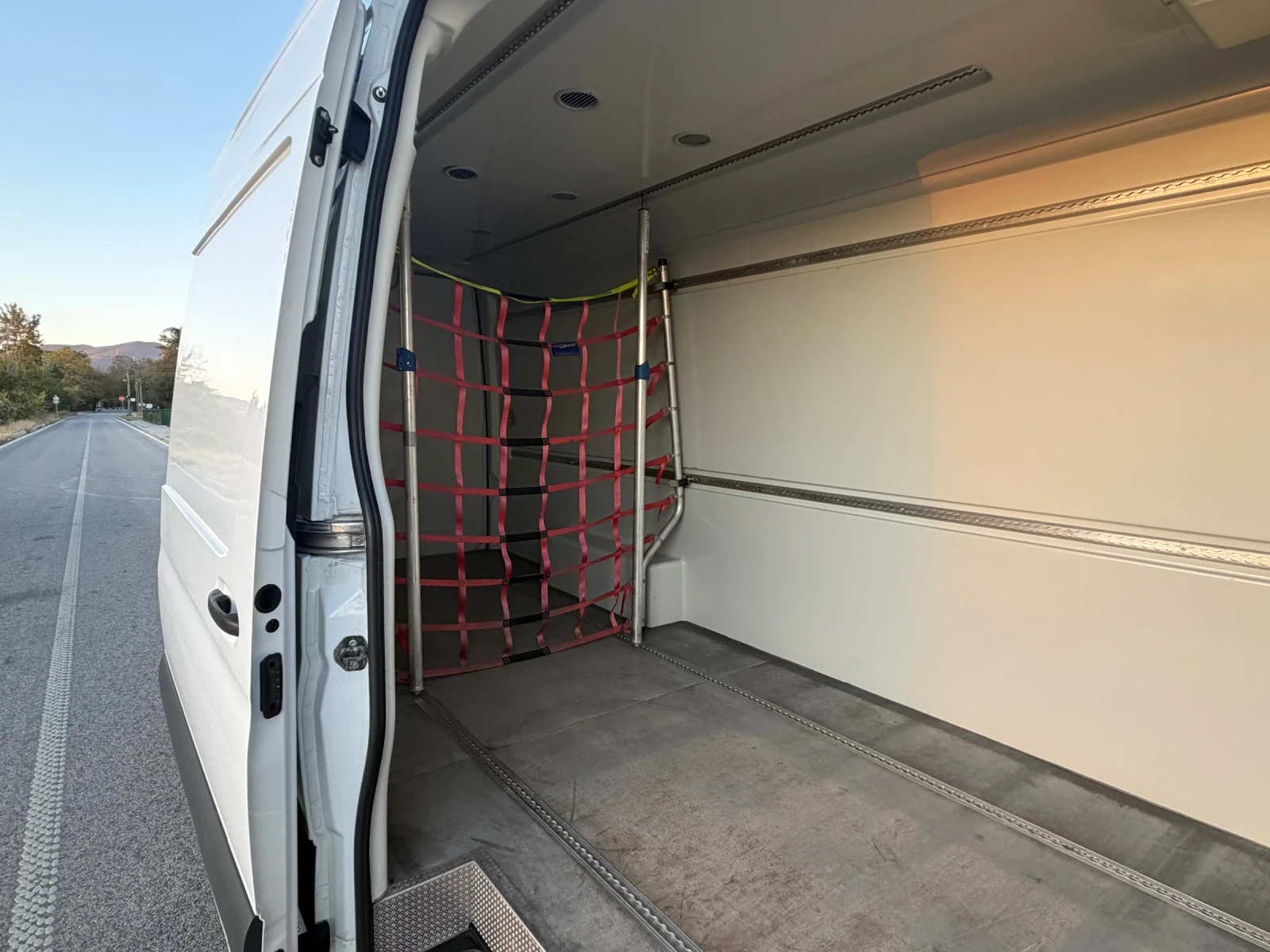 Mercedes-Benz Sprinter 316 317 Охладител, снимка 9 - Бусове и автобуси - 56701860