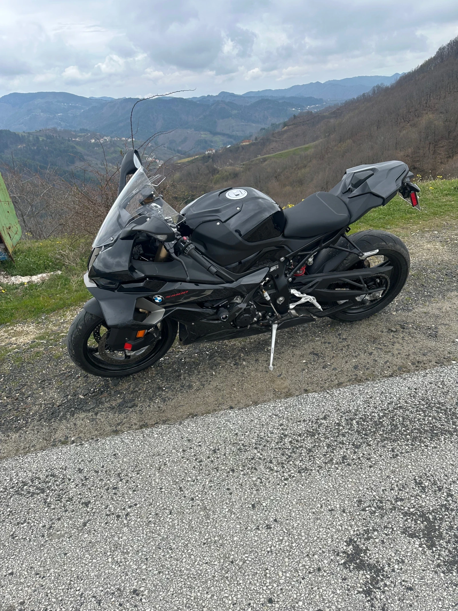 BMW S