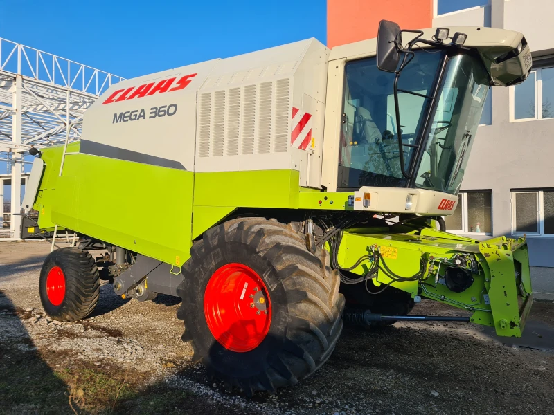 Комбайн Claas Mega 360, снимка 1 - Селскостопанска техника - 49166960