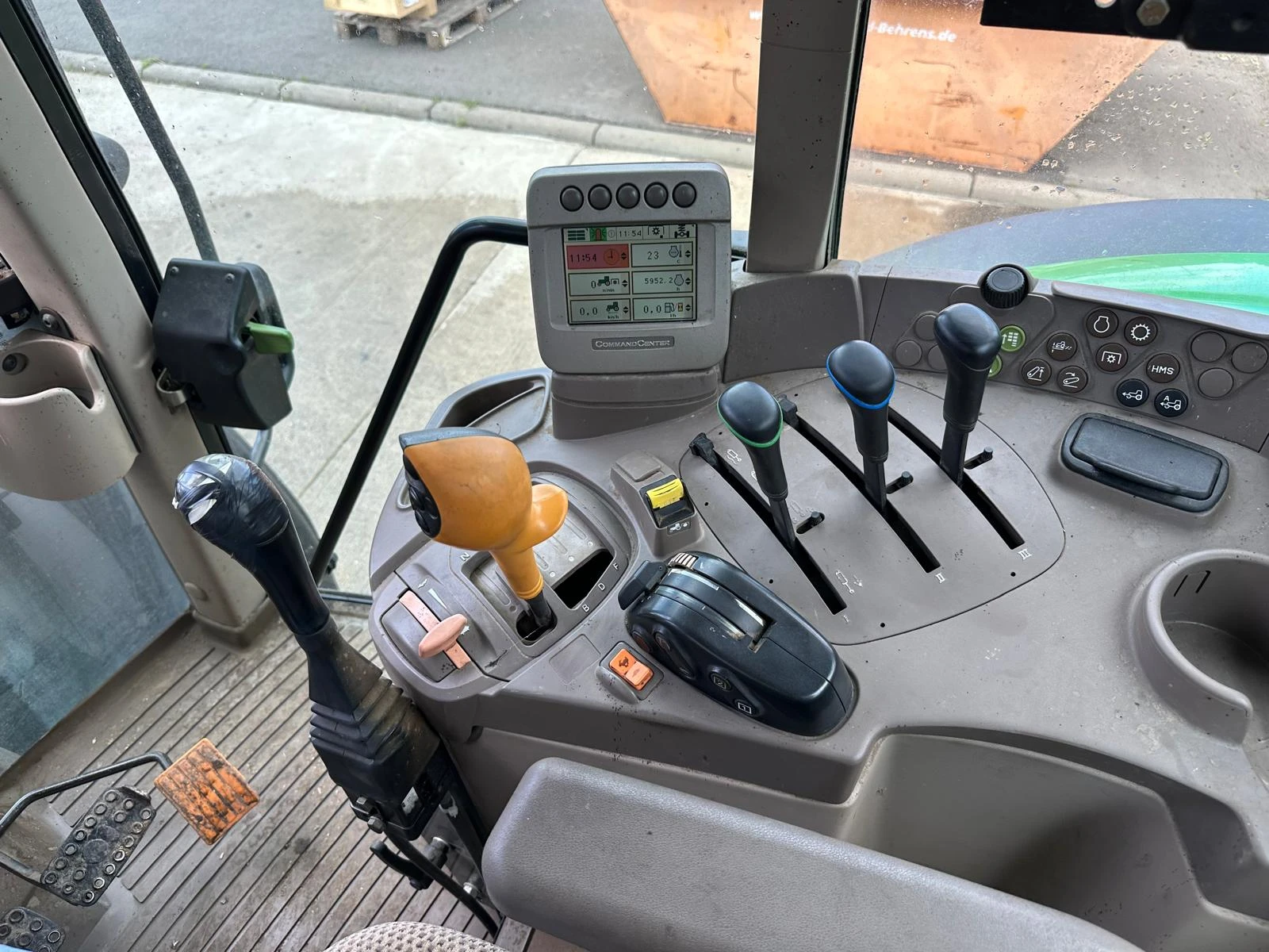 Трактор John Deere 6230 POWER QUAD С ТОВАРАЧ ЛИЗИНГ - изображение 9