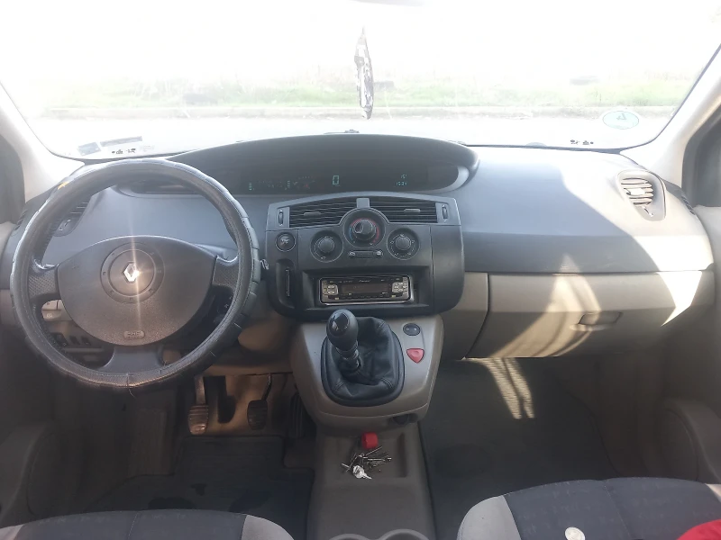 Renault Grand scenic 2.0, снимка 9 - Автомобили и джипове - 48789533