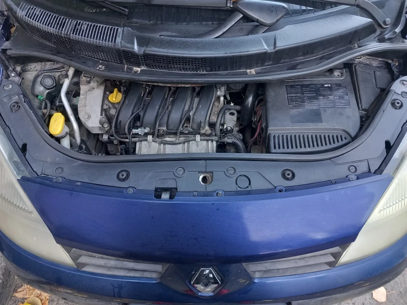 Renault Grand scenic 2.0, снимка 11 - Автомобили и джипове - 48789533