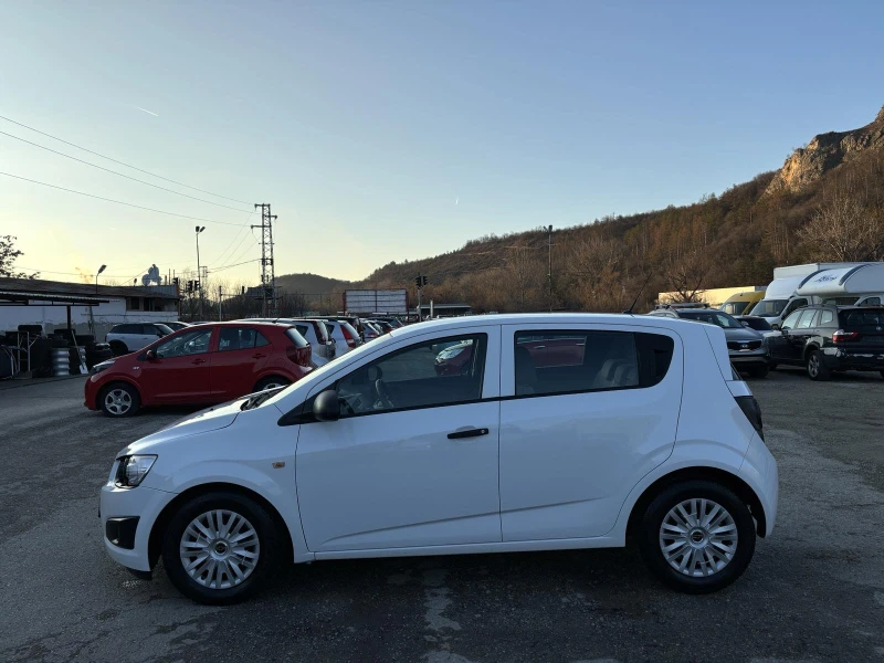 Chevrolet Aveo 1.2 i КАТО НОВА, снимка 6 - Автомобили и джипове - 48827318