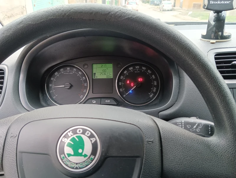 Skoda Fabia, снимка 6 - Автомобили и джипове - 49533350