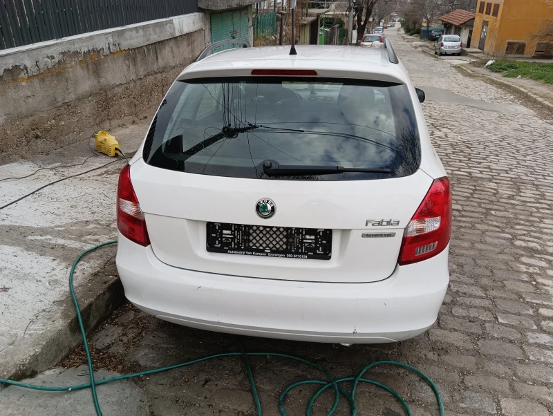 Skoda Fabia, снимка 8 - Автомобили и джипове - 49533350