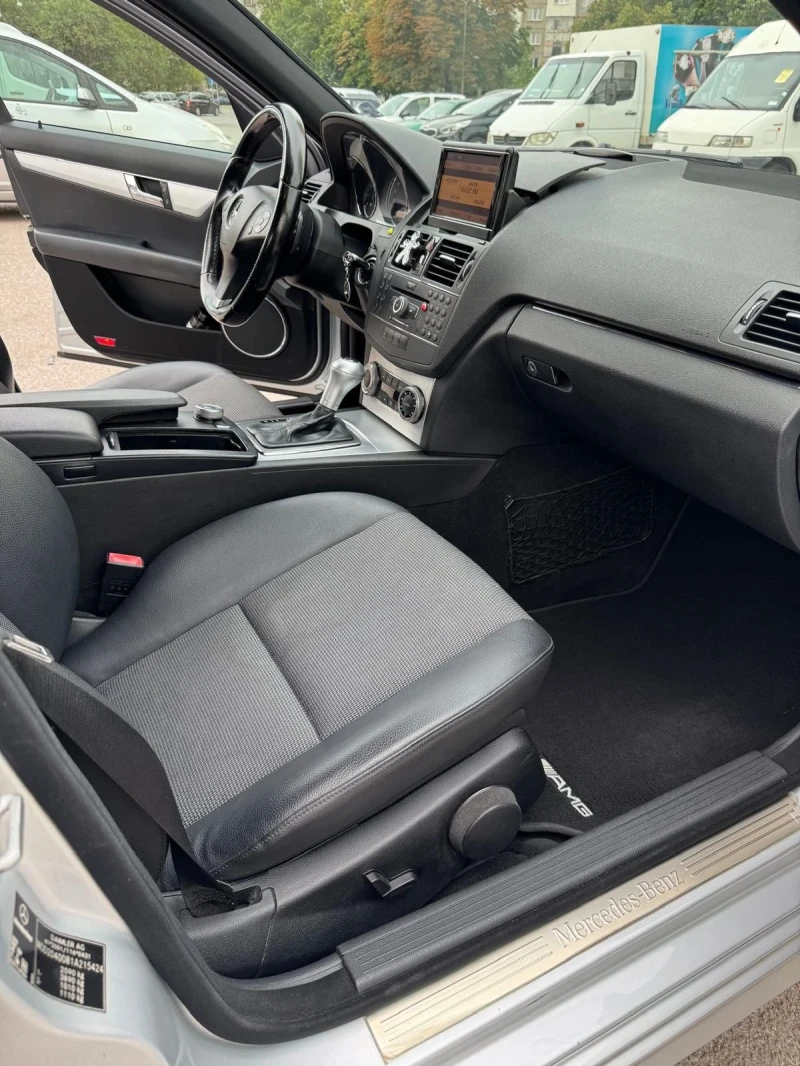 Mercedes-Benz C 220 AMG packet, снимка 10 - Автомобили и джипове - 51609935