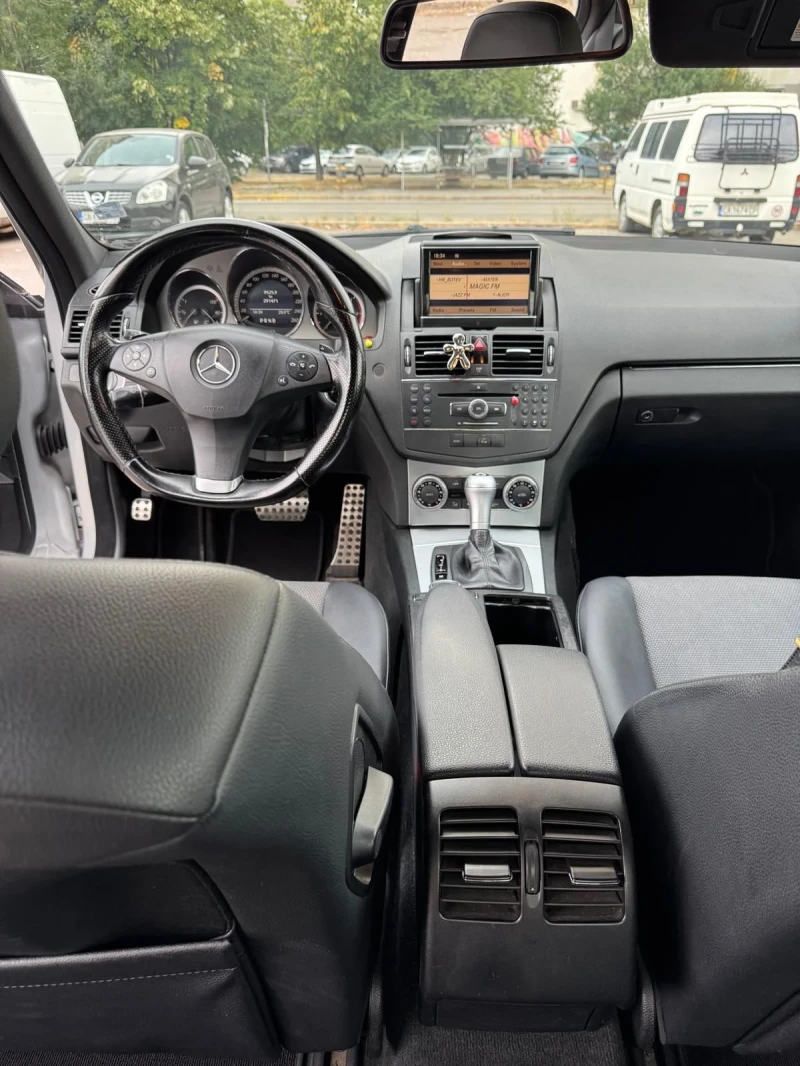 Mercedes-Benz C 220 AMG packet, снимка 9 - Автомобили и джипове - 51609935