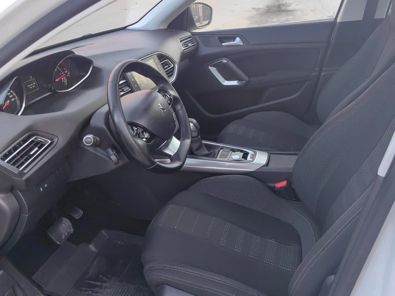 Peugeot 308 ALLURE/PANO/AUTO/FULL LED, снимка 9 - Автомобили и джипове - 52568187