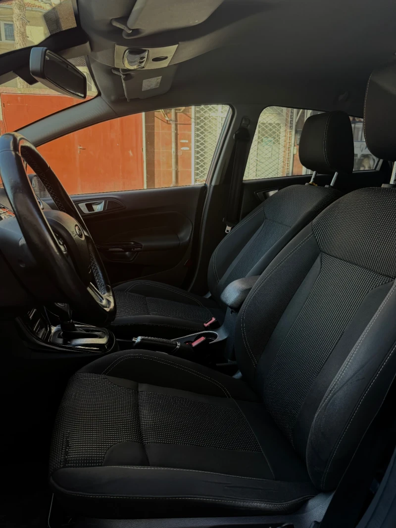 Ford Fiesta Titanium, снимка 7 - Автомобили и джипове - 52812635