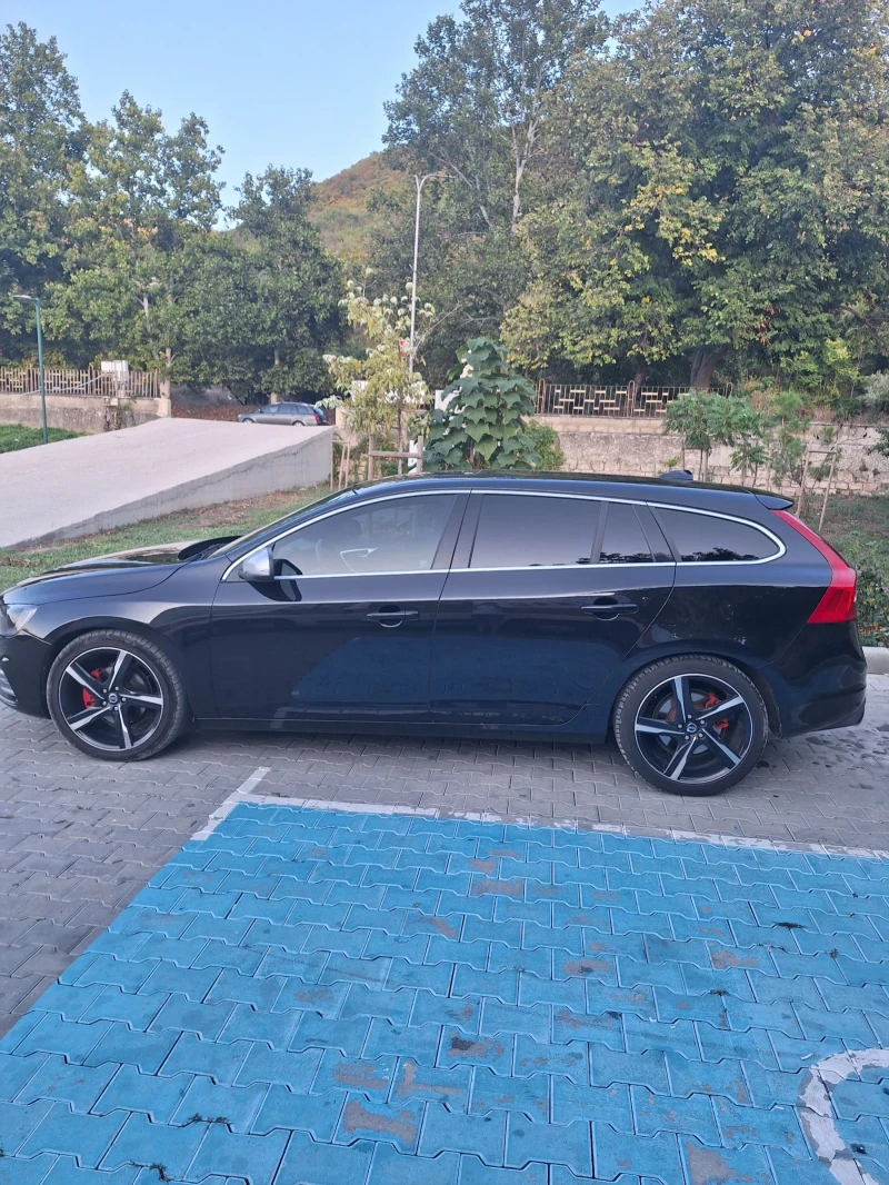 Volvo V60 D4, снимка 9 - Автомобили и джипове - 53132360