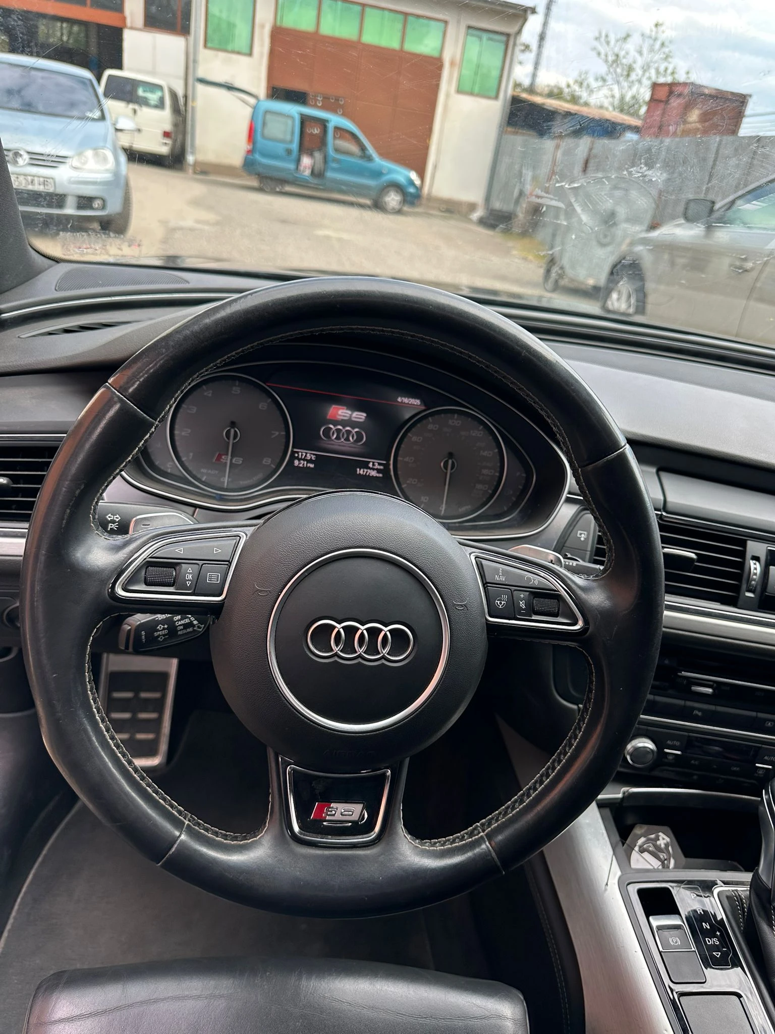 Audi S6  4.0 TFSI* DISTR * 360 CAM*  - изображение 10