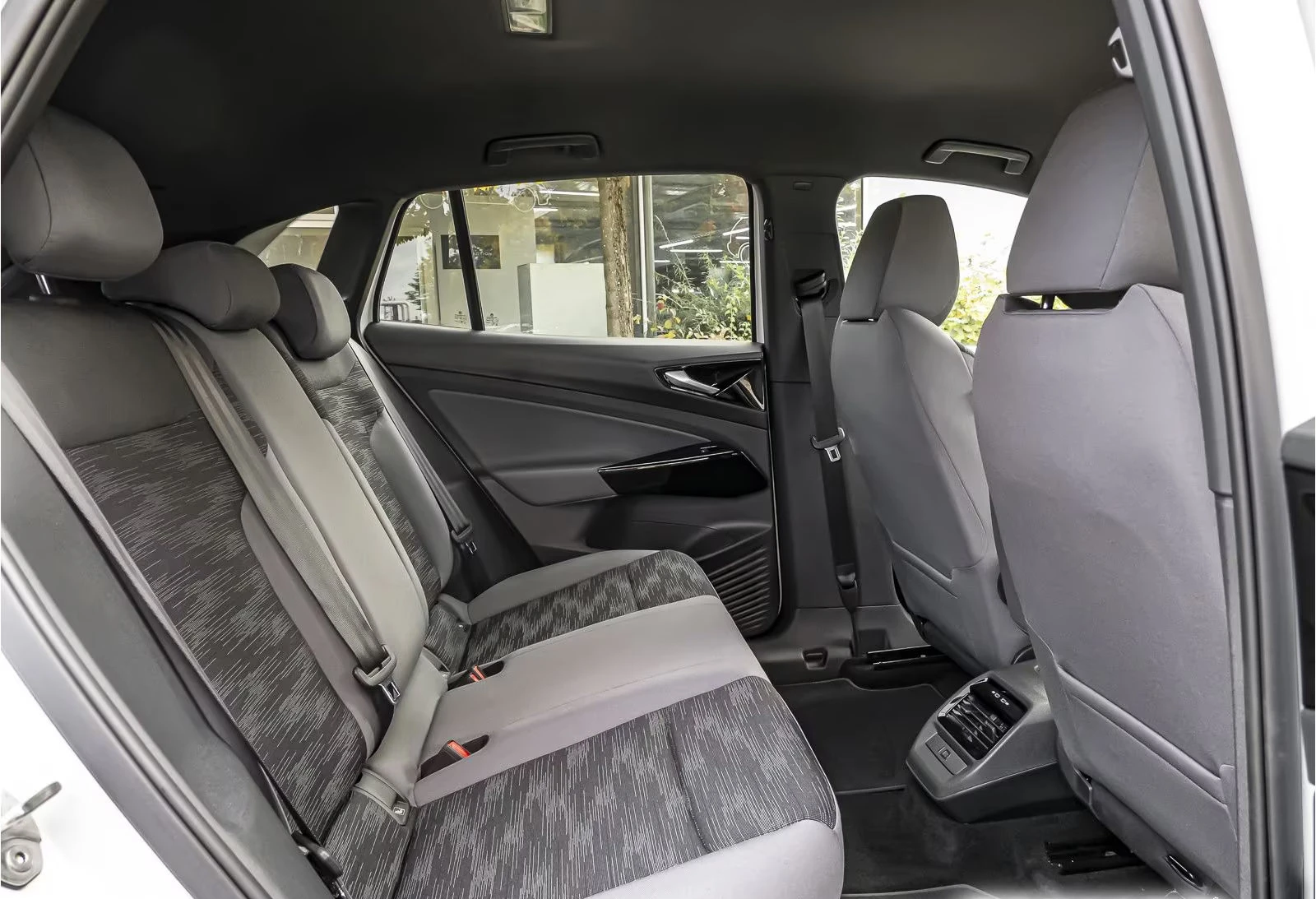 VW ID.4 PURE/170HP/ACC/CARPLAY/BSA/KLESS/360/L.ASS/958f | Mobile.bg � ����������� 15